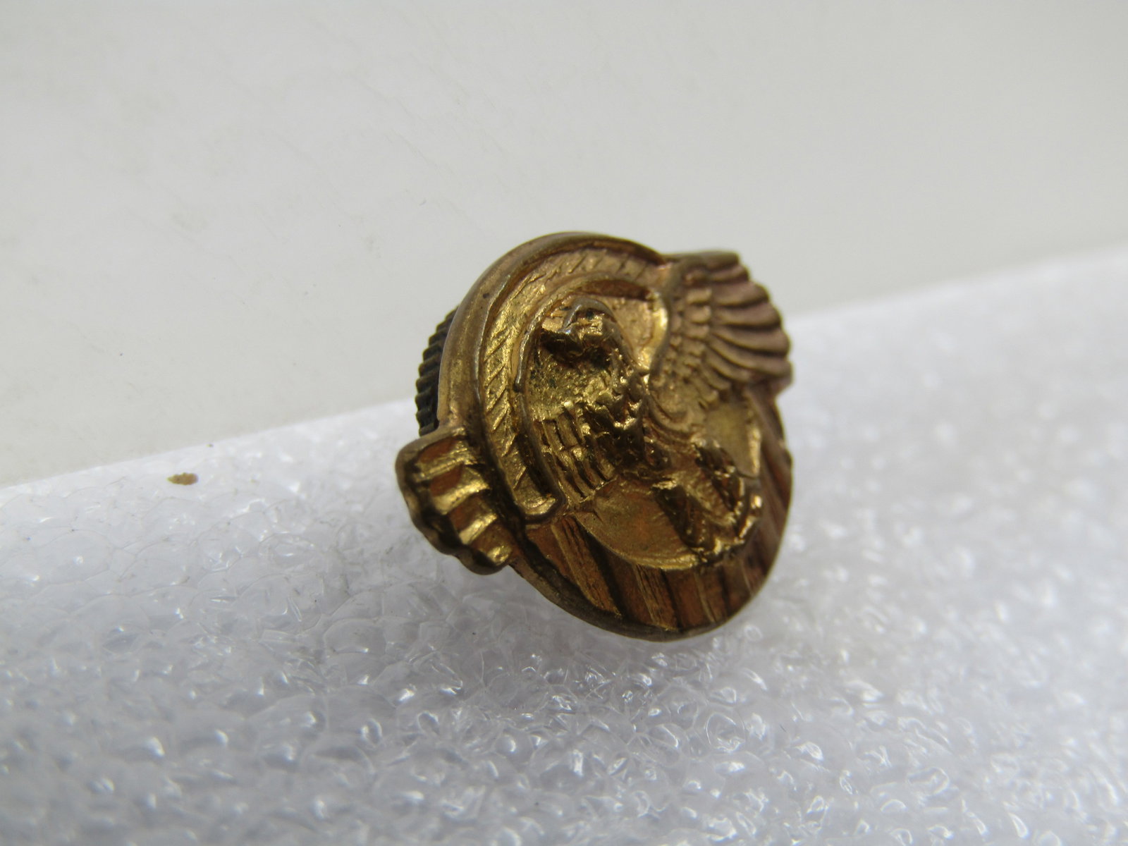 Vintage WWII Honorable Discharge Lapel Pin, Ruptured Duck - 3