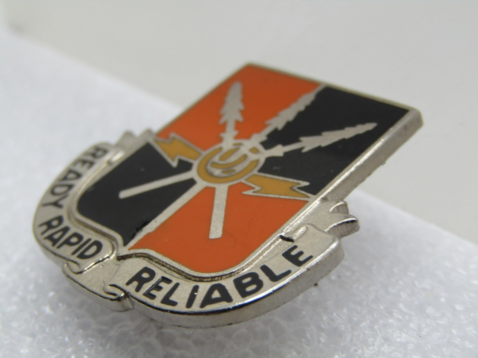 Vintage Enameled Ready, Rapid, Reliable Tack Pin,US. Arm 442nd Batallion Crest - 3