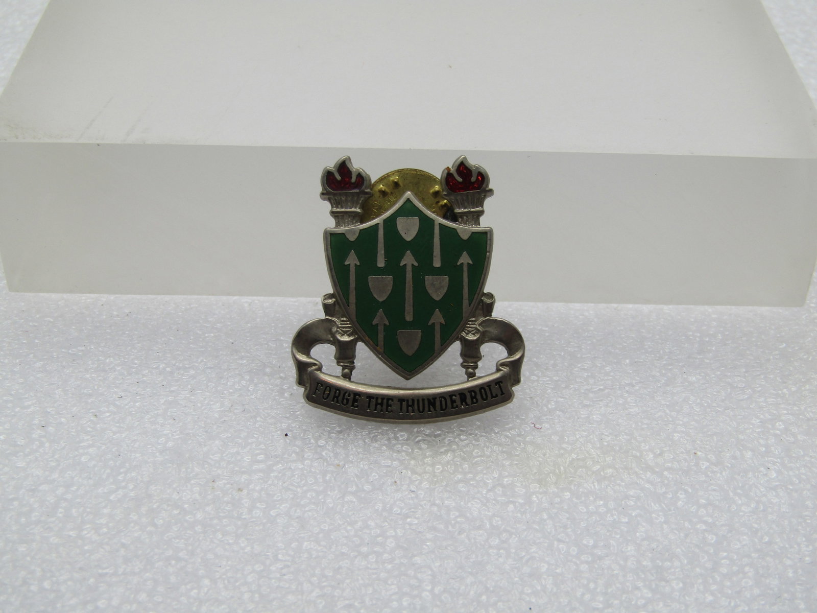 Vintage Forge the Thunderbolt Enameled Tack Pin, U.S. Army Armor School: Title: Vintage Forge the Thunderbolt Enameled Tack Pin, U.S. Army Armor School Description: Vintage Forge the Thunderbolt Enameled Tack Pin, U.S. Army Armor School. I've seen this listed as 1950's and