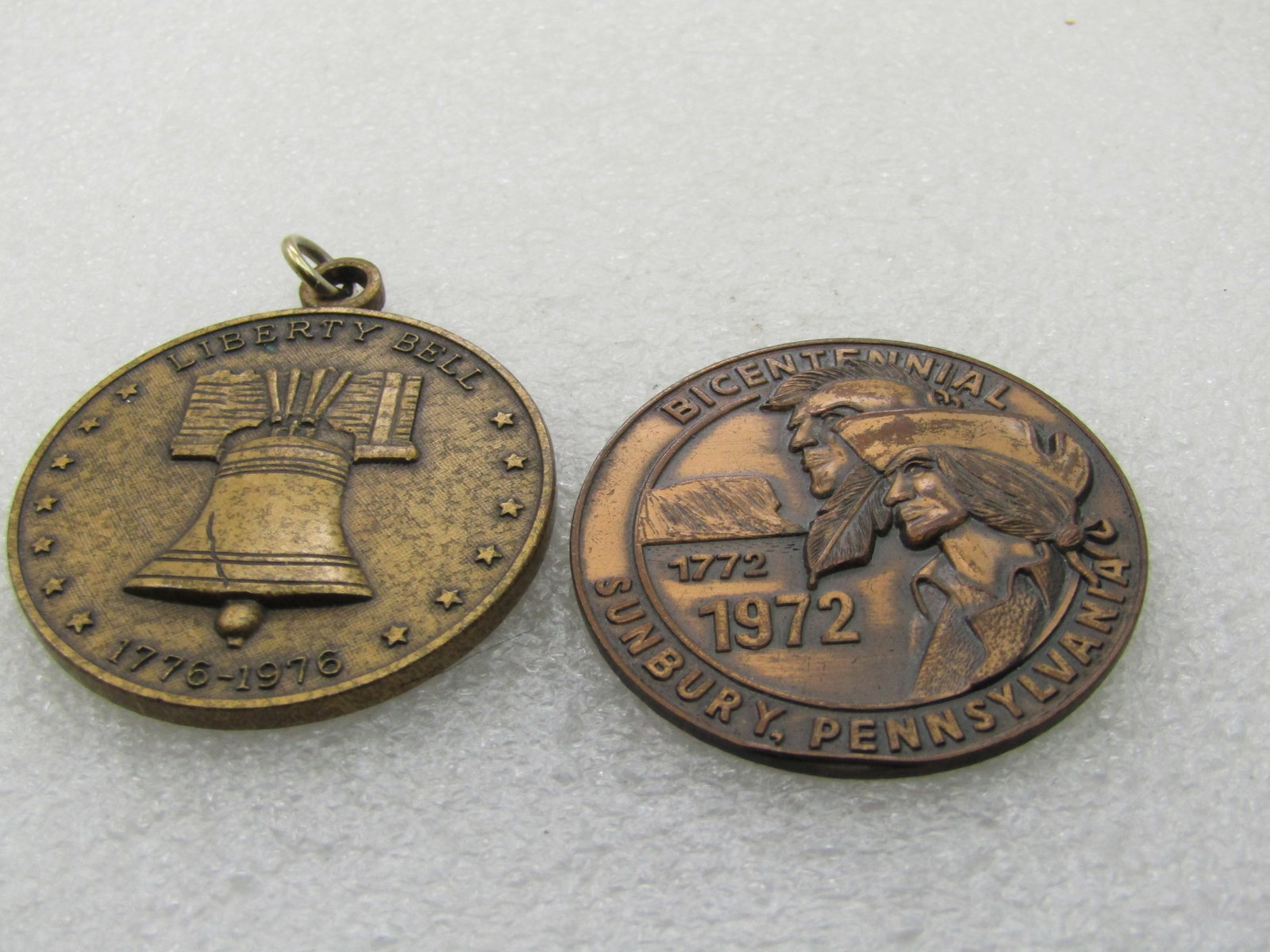 Commerorative Bicentennial Numbered Coin/Pendant &Bicentennial Sunbury, PA Coin (1 of 6)