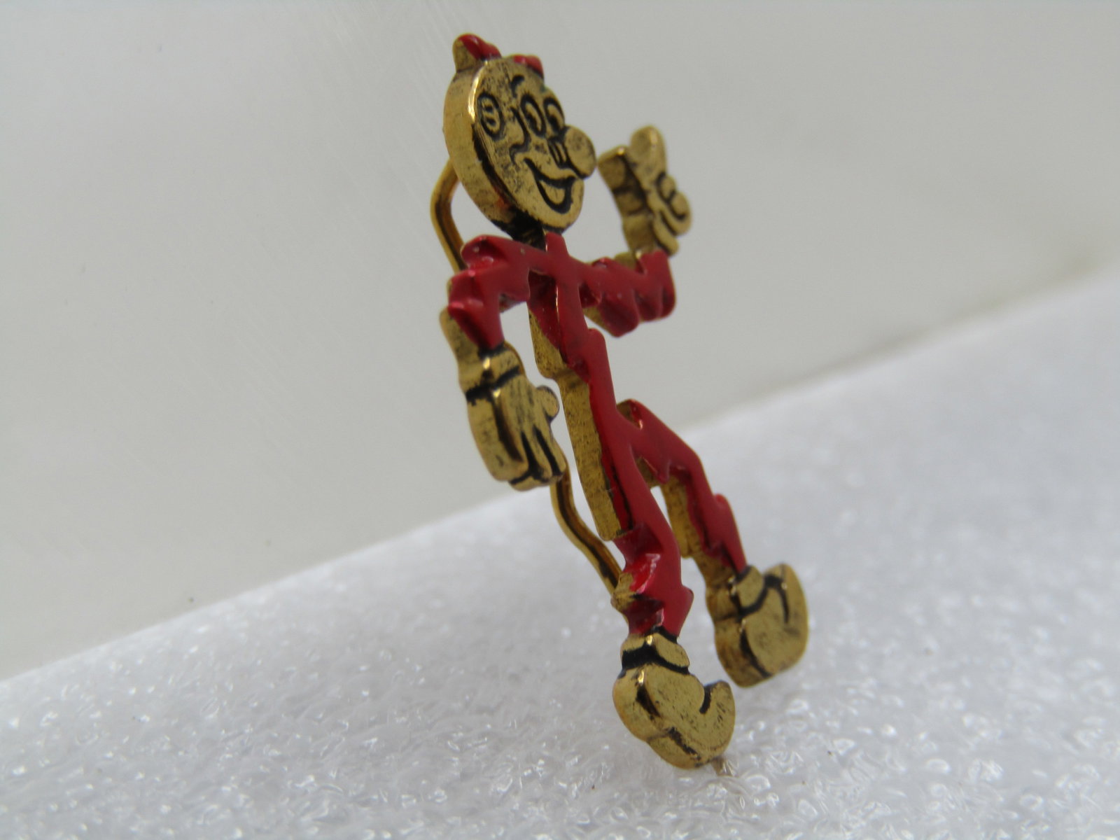 Vintage USA Enameled Heart Flag Brooch, Avon, 1980's - 3