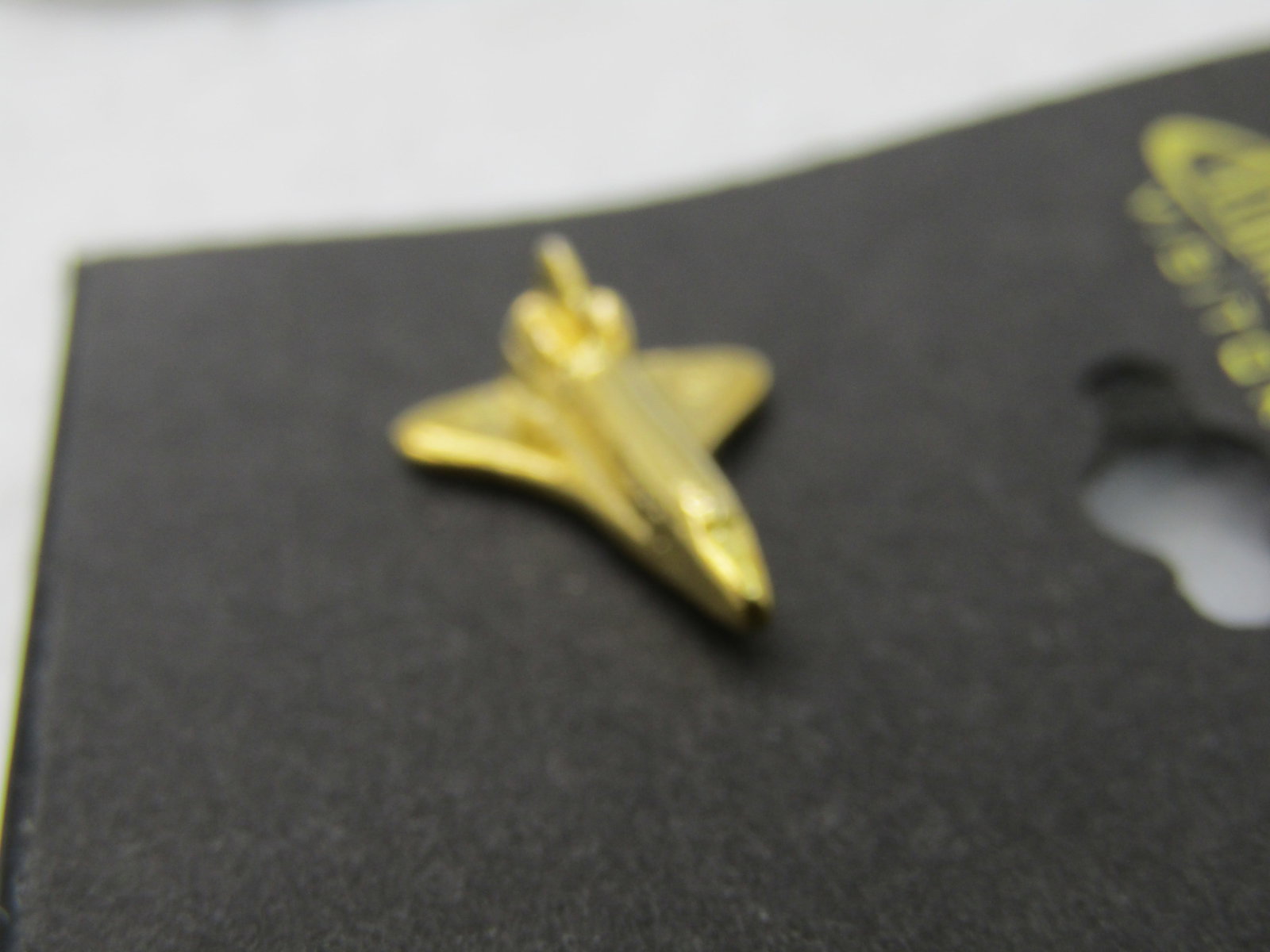 Vintage Kennedy Space Center Space Shuttle Pin, Vintage New on Card - 5