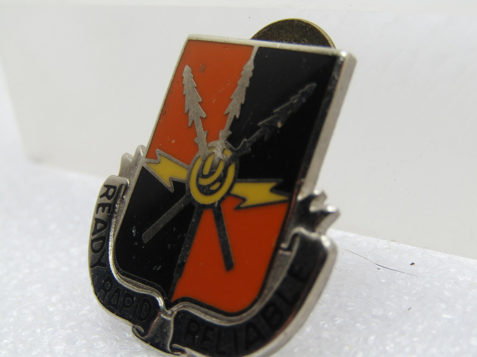 Vintage Enameled Ready, Rapid, Reliable Tack Pin,US. Arm 442nd Batallion Crest, 1980's-1990's - 3