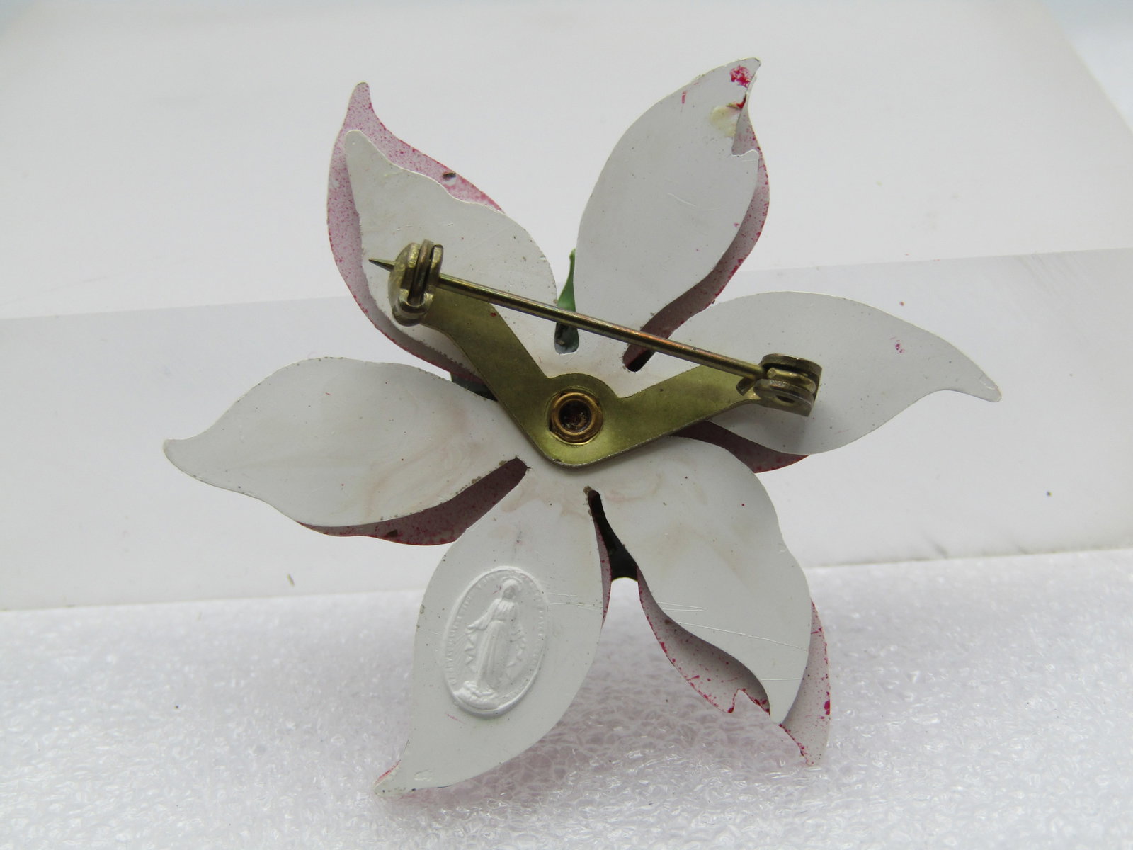 Vintage Catholic Enameled Holly Poinsettia Brooch , Blessed Mother on Back, 1960's - 3