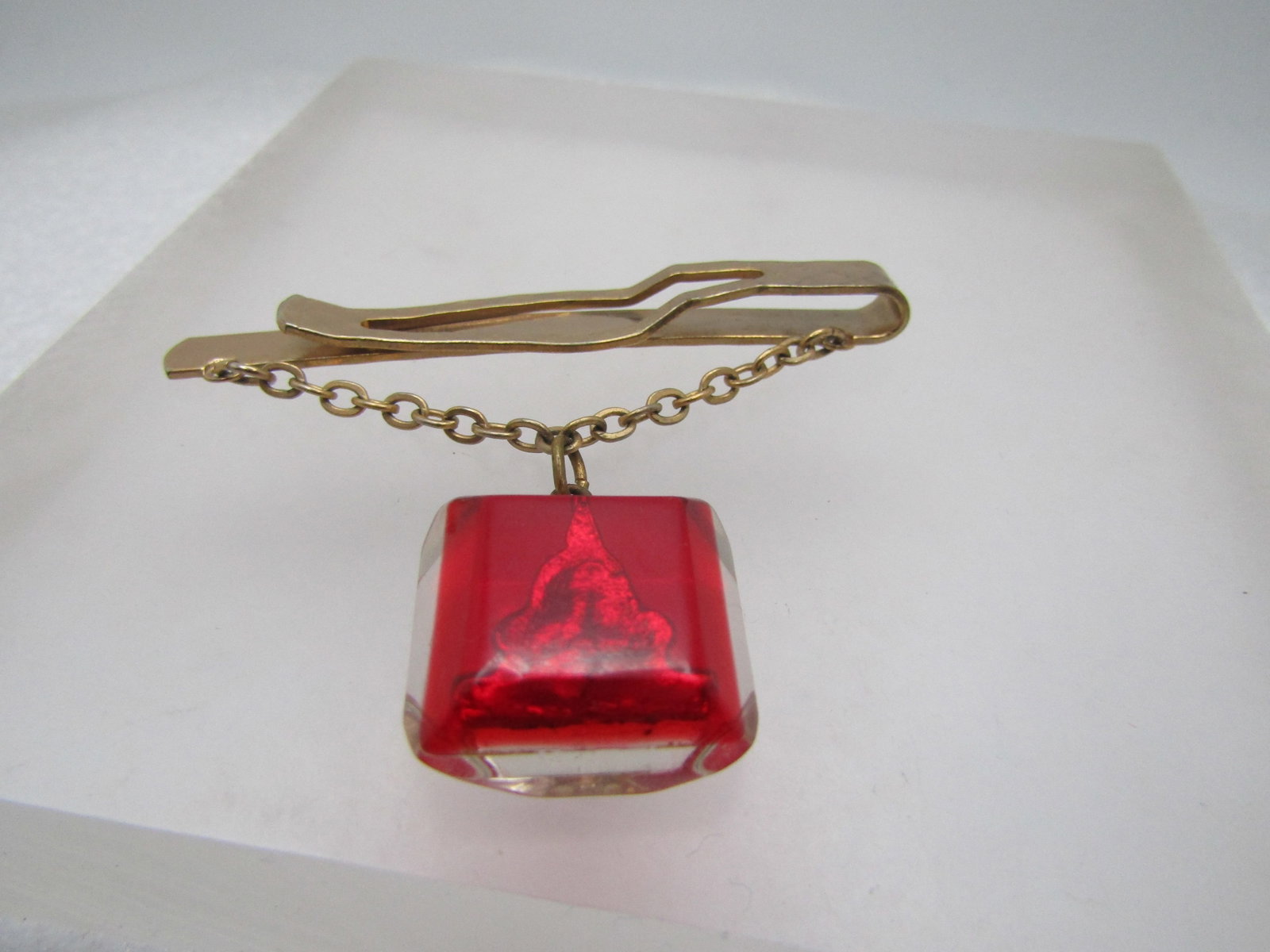 Vintage Red/Clear Lucite Capital Building Tie Bar & Chain, 1950's-1960's - 4