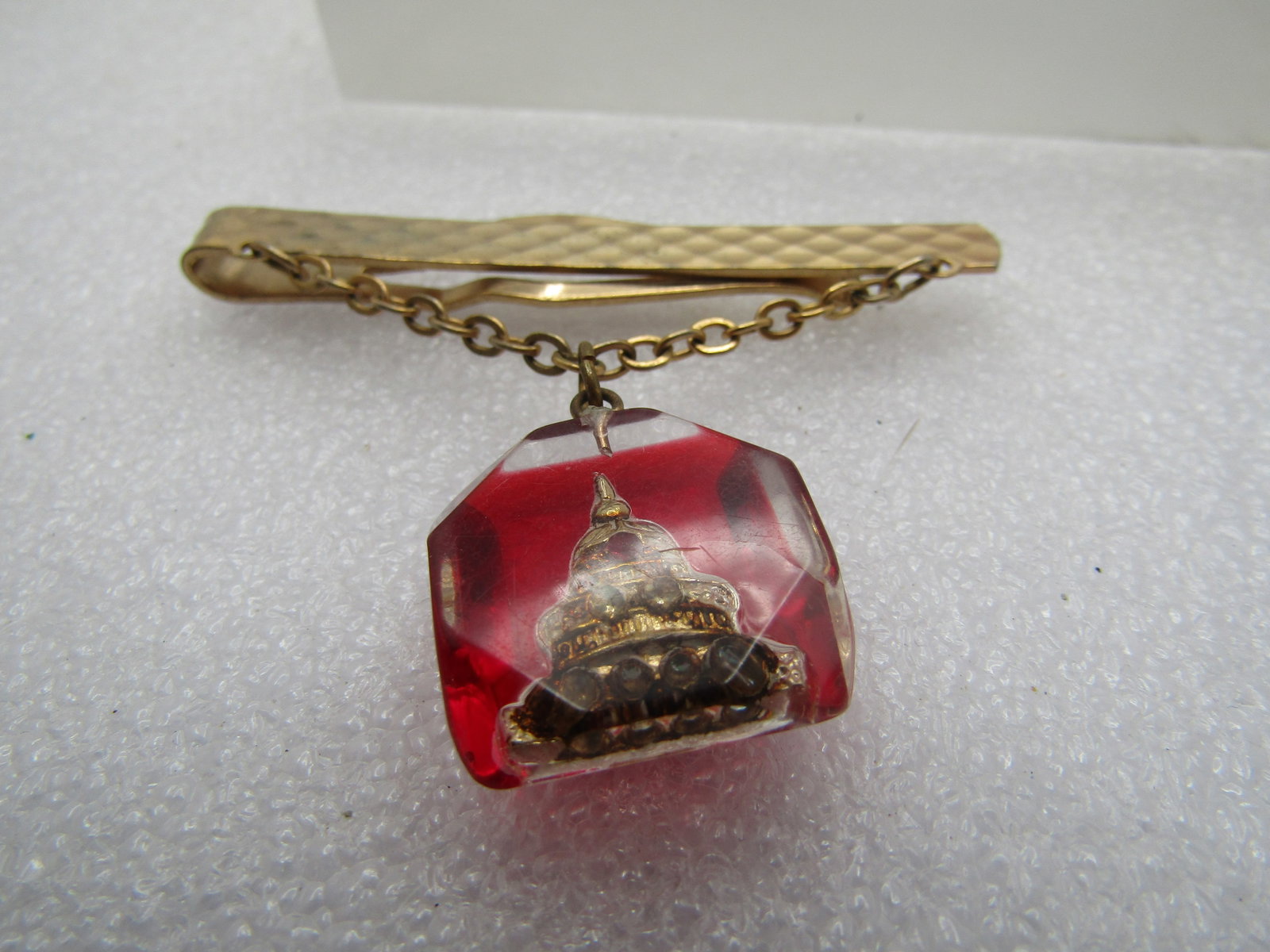 Vintage Red/Clear Lucite Capital Building Tie Bar & Chain, 1950's-1960's - 6