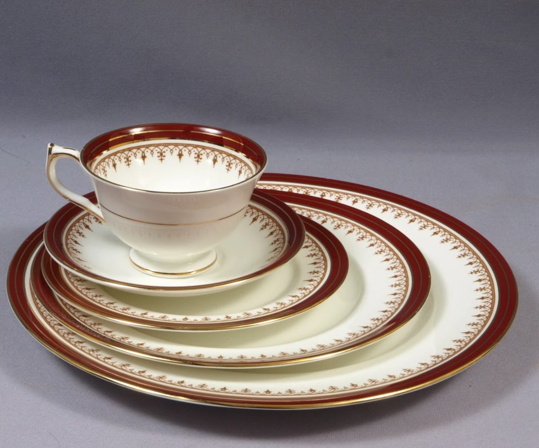 Aynsley DURHAM Red Maroon Place Setting Cup Dinner Salad Bread Plate England (1 of 10)
