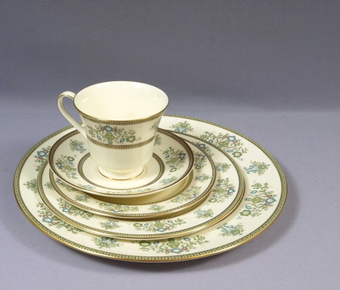 MINTON HENLEY England Vintage Coffee Tea Cup Bread Dinner Plate Place Setting (1 of 8)