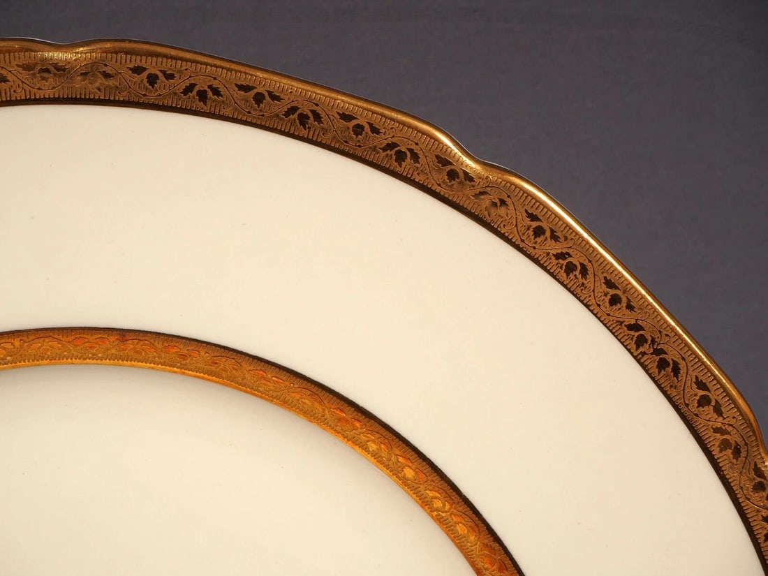 ROYAL DOULTON The BALMORAL Dinner Plate 2346 Gold Encrusted (1 of 4)