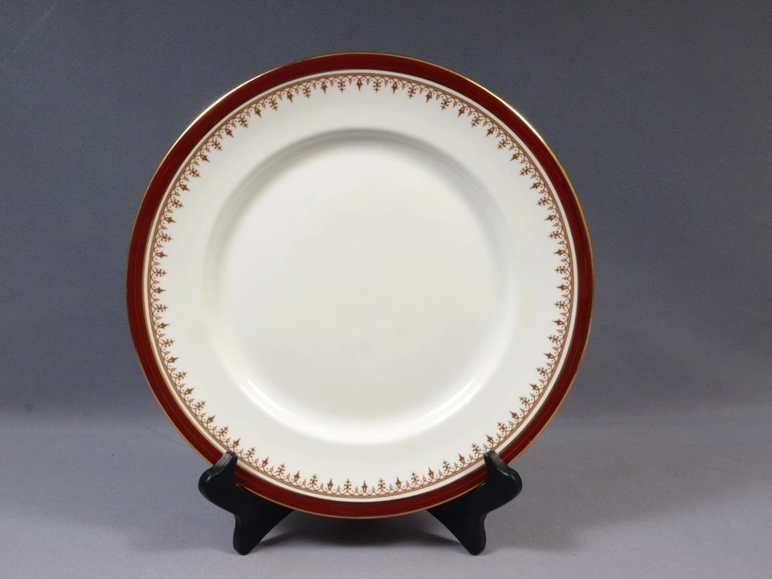 Aynsley DURHAM Red Maroon Gold Salad Luncheon Plate England Smooth Edge Vintage (1 of 4)