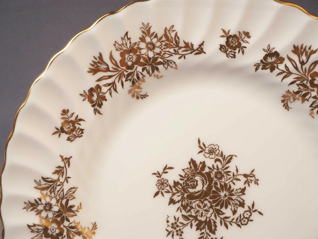 Minton MARLOW GOLD ROSE Flowers Salad Luncheon Plate H5017 Swirl Rim Gold Edge (1 of 4)