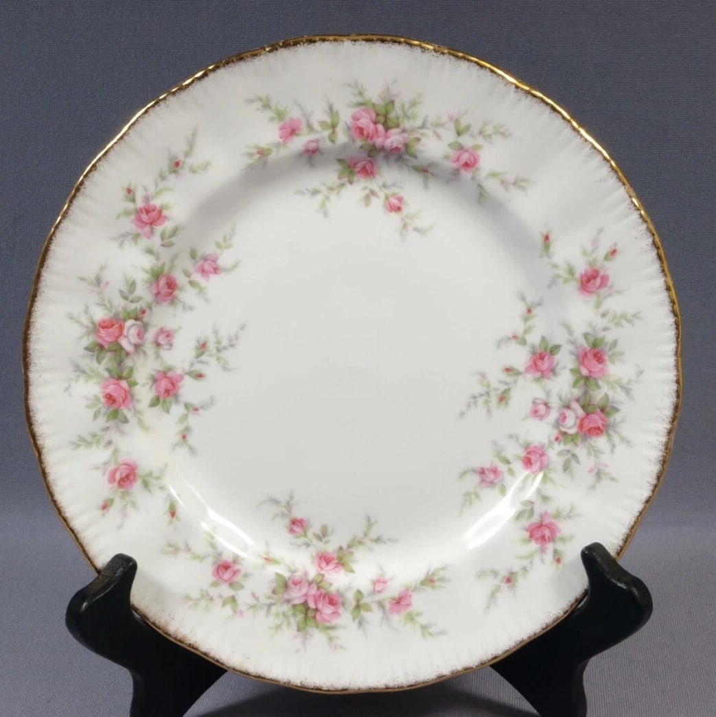 Paragon VICTORIANA ROSE Salad Luncheon Plate Pink Roses England Bone China (1 of 4)
