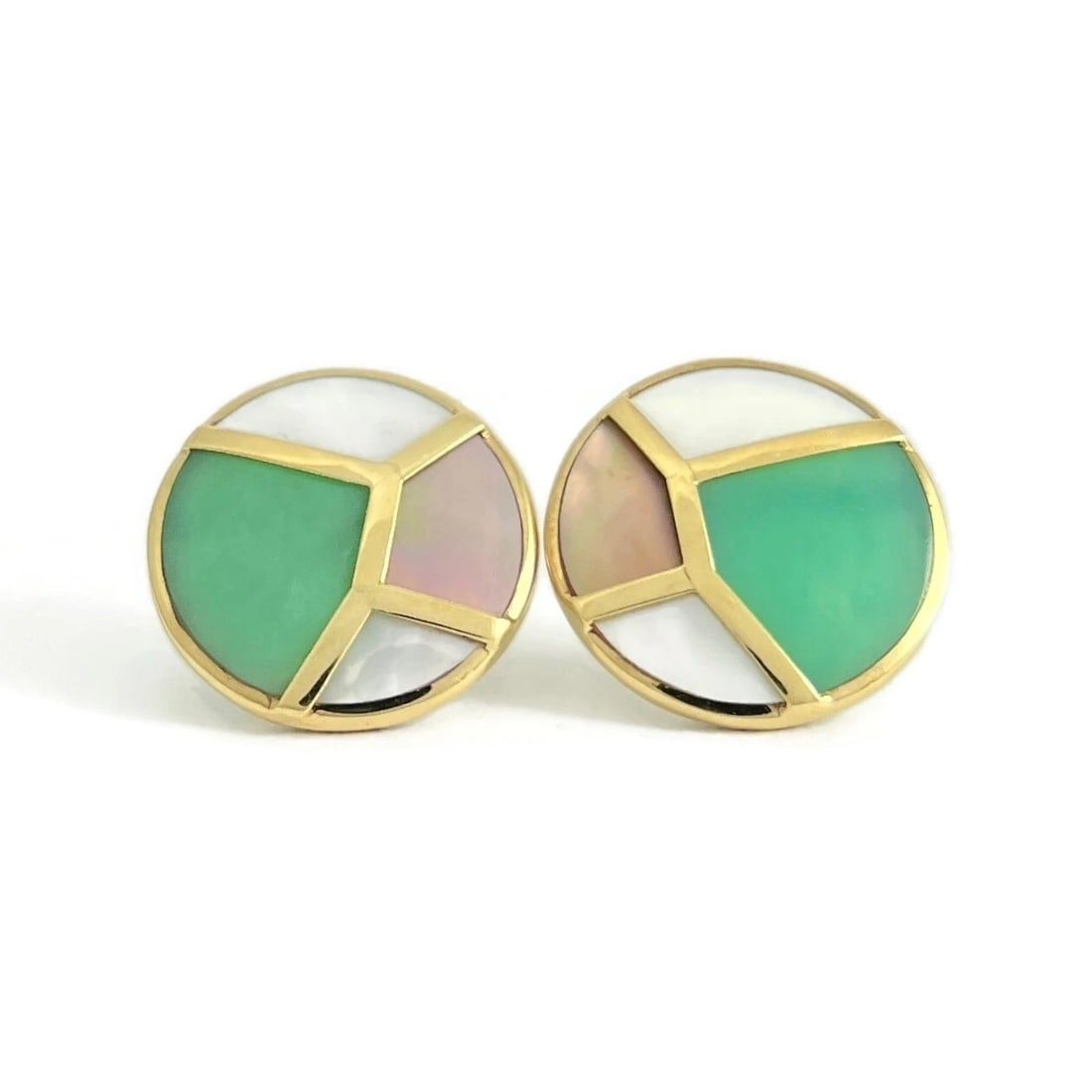 Ippolita Green Agate Mother of Pearl Stud Earrings 18K Yellow Gold, 5.07 Grams: Title: Ippolita Green Agate Mother of Pearl Stud Earrings 18K Yellow Gold, 5.07 Grams Description: Ippolita Green Agate Mother of Pearl Stud Earrings 18K Yellow Gold, 5.07 Grams These are beautiful