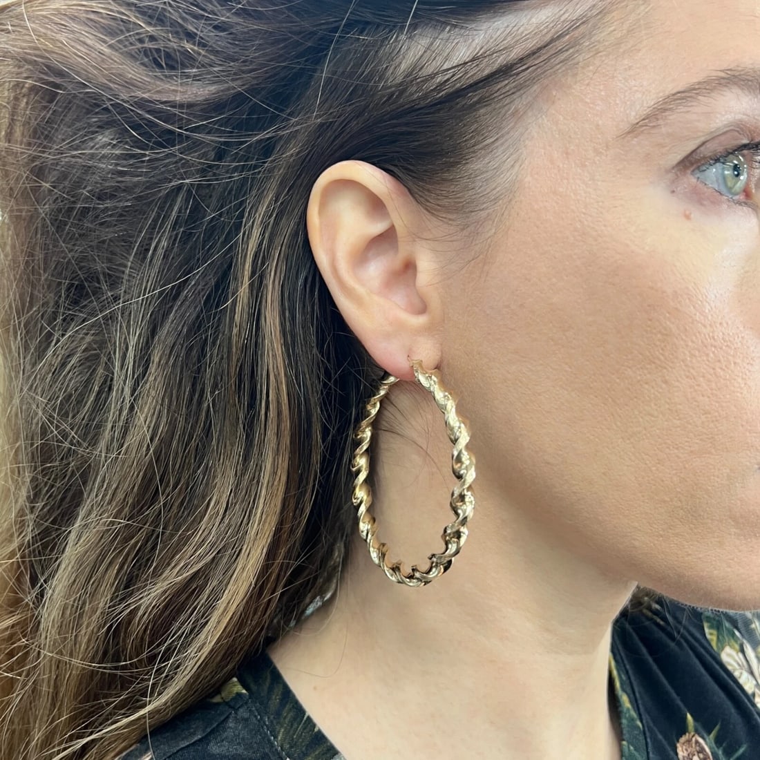 Big Spiral Twisted Hoop Earrings 9K Yellow Gold, 2.5 Inches, 9.71 Grams - 3