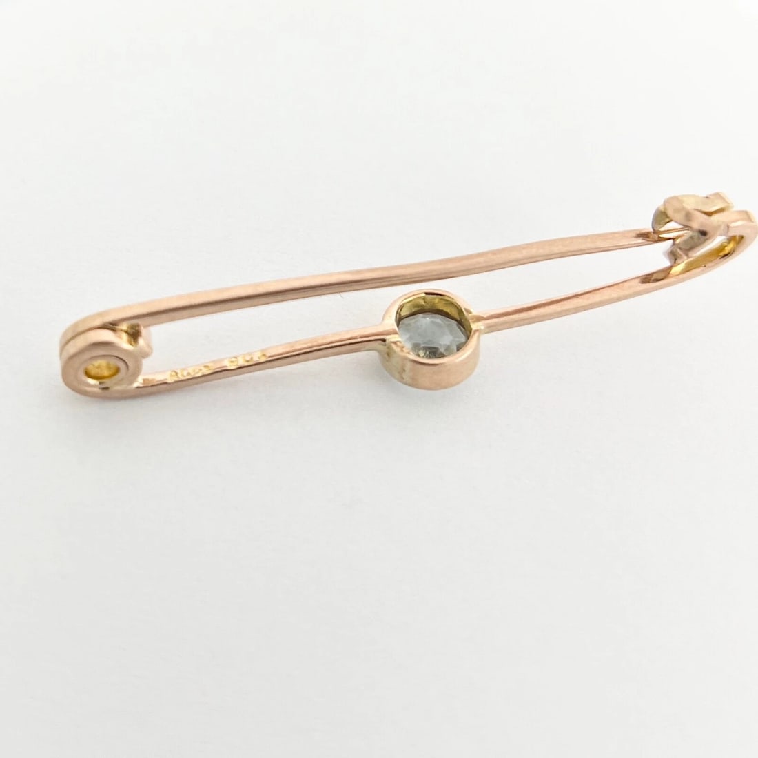 Antique Arts and Crafts Aquamarine Long Brooch Pin 9K Rose Gold, 2.29 Grams - 9