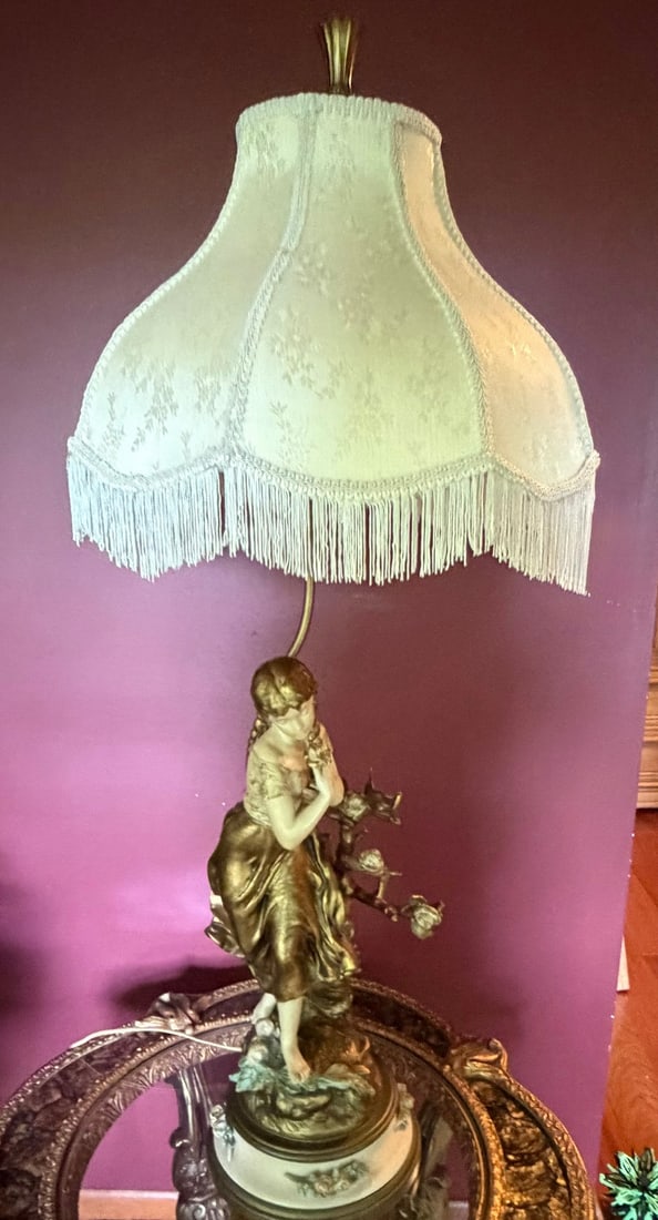 Gilt Bronze and Bisque Porcelain Figural Table Lamp, Early 20th Century - 4