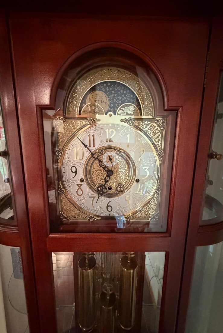 Howard Miller Grandfather Clock with Curio Cabinet, Late 20th Century - 3