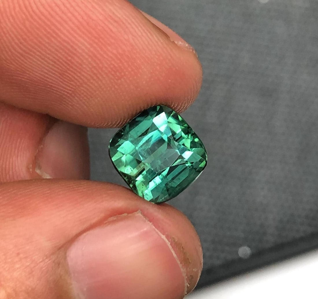 5.36 CT Faceted Blue Green Tourmaline Gemstone (1 of 8)