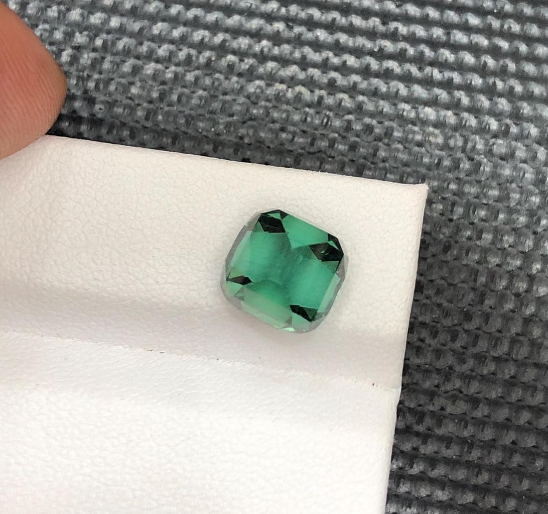 5.36 CT Faceted Blue Green Tourmaline Gemstone - 7