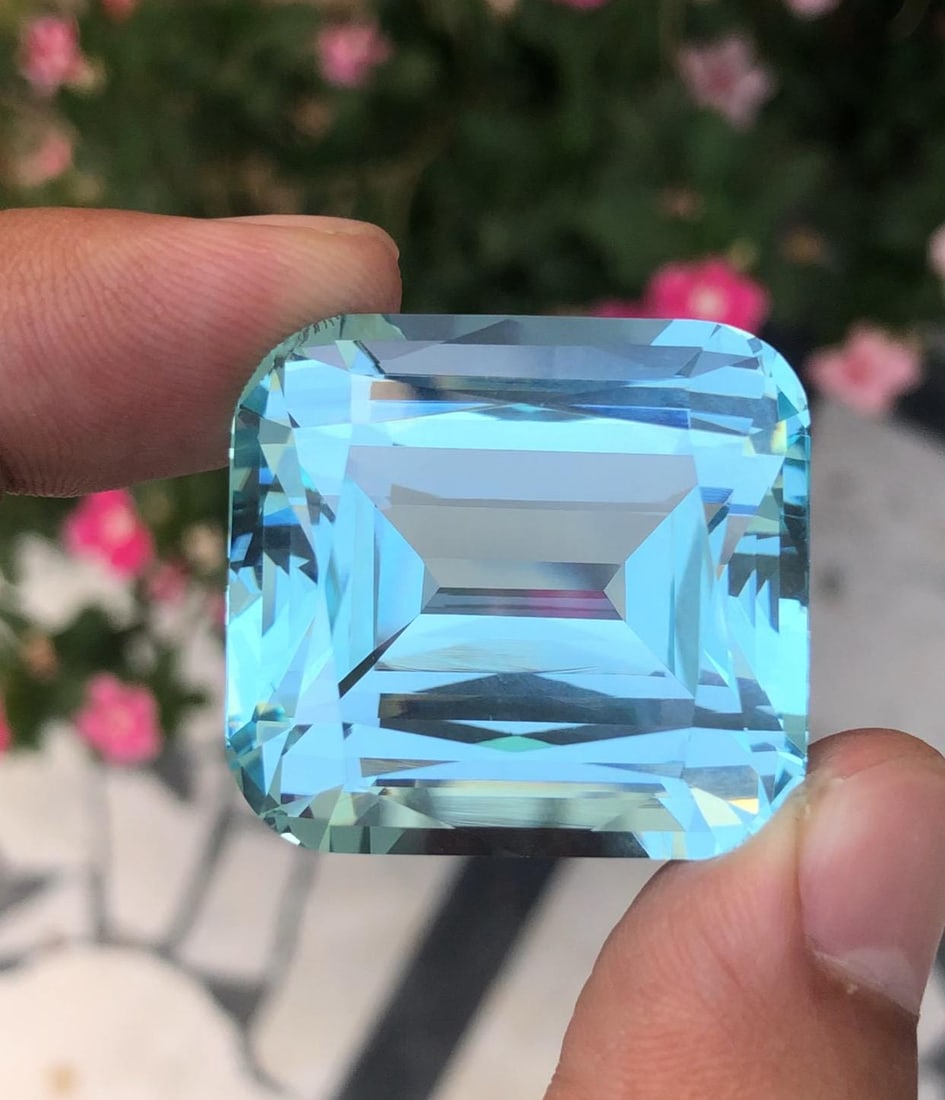 141 Carat Collector Grade Natural Aquamarine Loupe Clean Gemstone From Shigar Skardu Pakistan - 2