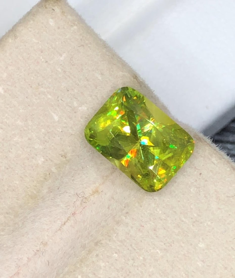 Madagascar Lemon Green Sparkling Fire Titanite Sphene Gemstone - 2.725 Carat - 2