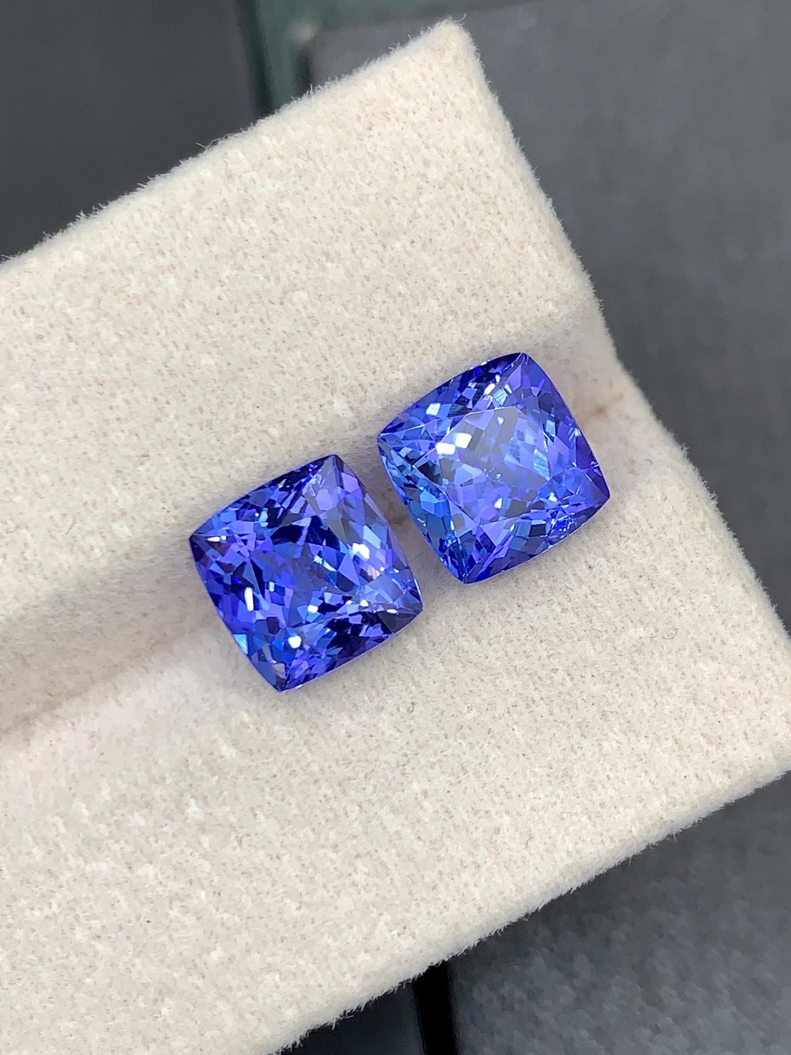 Natural Tanzanite Gemstones Pair, AAA Grade Tanzanite Loose Stones - 6