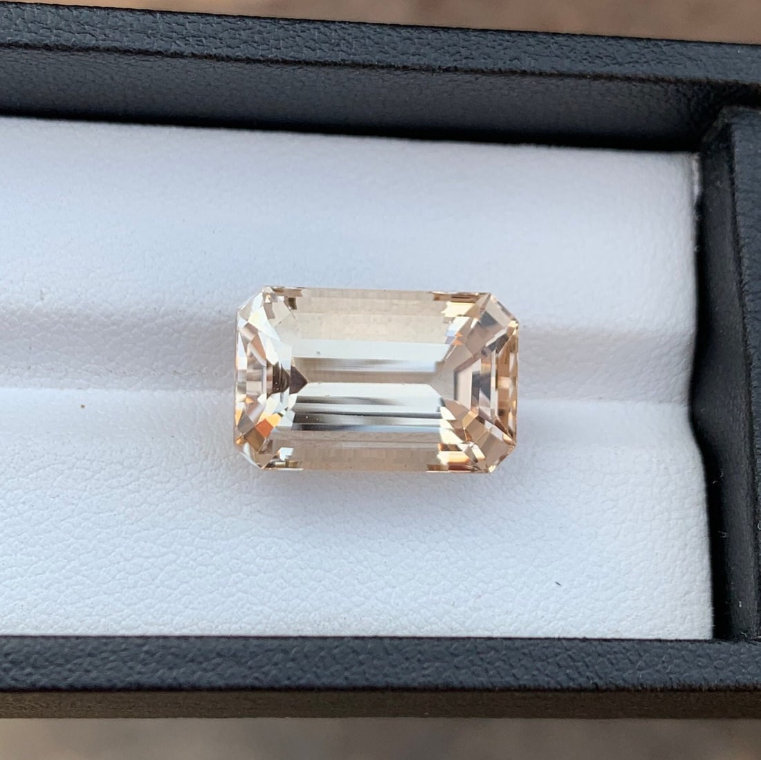 19.40 Carat Sherry Topaz Gemstone: Emerald Cut Stone For Pendant Making - 4
