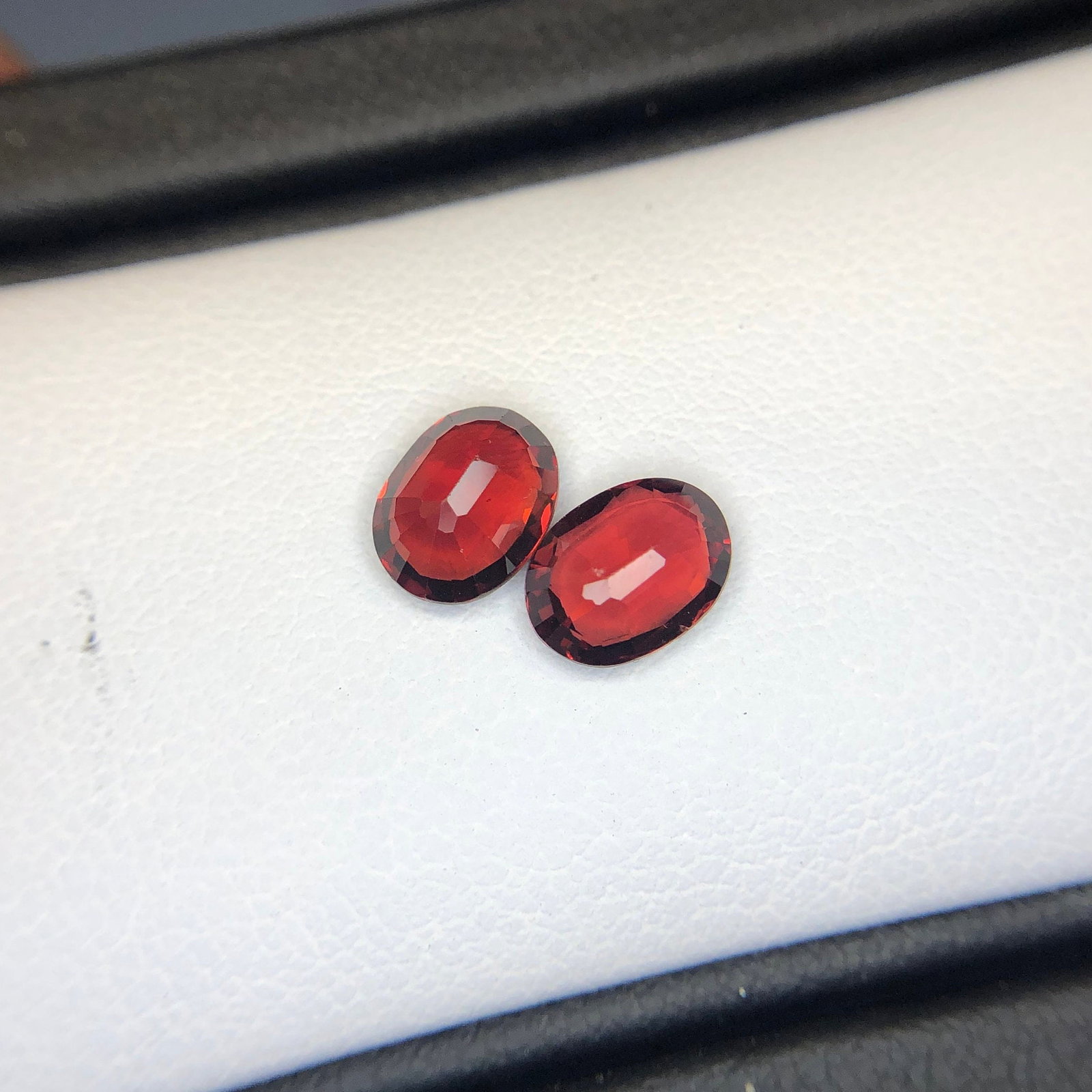 Rhodolite Garnet Pair: 2.75 CT, Vivid Red Oval Cut Gemstones - 2