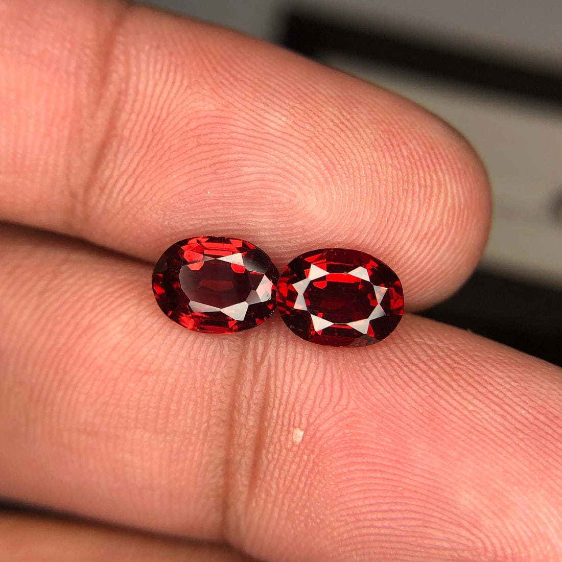 Rhodolite Garnet Pair: 2.75 CT, Vivid Red Oval Cut Gemstones - 4
