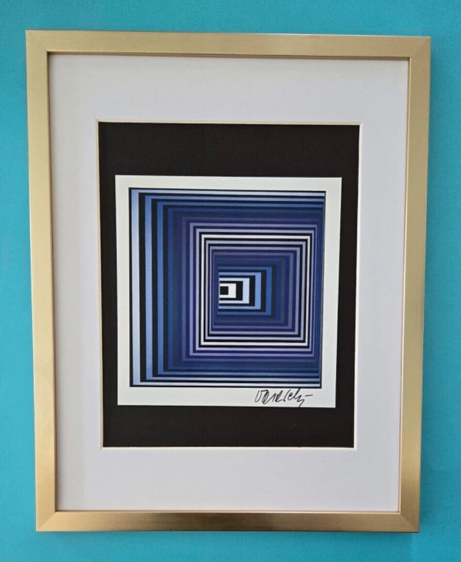 VICTOR VASARELY + SIGNED GEOMETRIC ABSTRACT PRINT FROM 1970s NEW FRAME 14x11in.: We have for Sale this AWESOME 1970's PRINT AFTER VICTOR VASARELY FACSIMILE SIGNED IN INK SIZE OF THE PRINT IS ABOUT: 6 X 6 in FRAME COVERS AN AREA OF 15 X 12 in PRINT IS MOUNTED OVER A BLACK BOARD