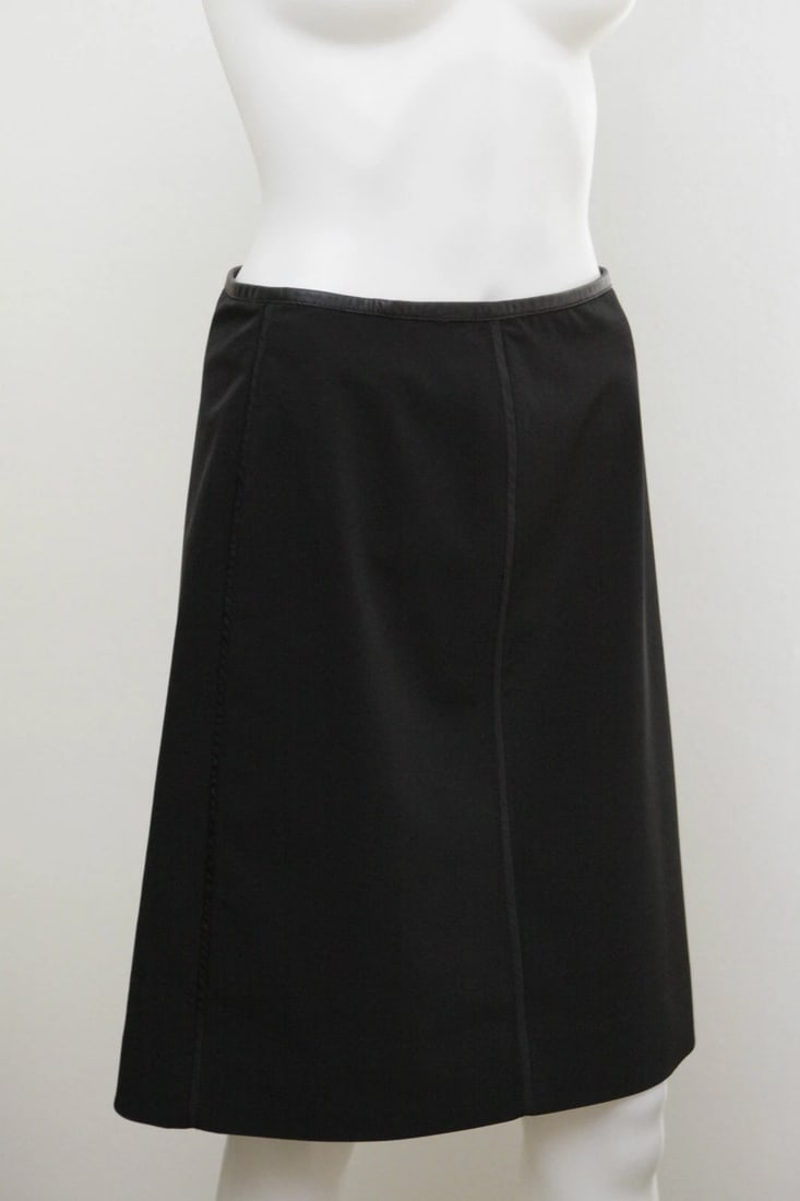 PRADA MADE IN ITALY SIZE 40 BLACK SKIRT PENCIL CLASSY LEATHER STYLISH BUSINESS - 2