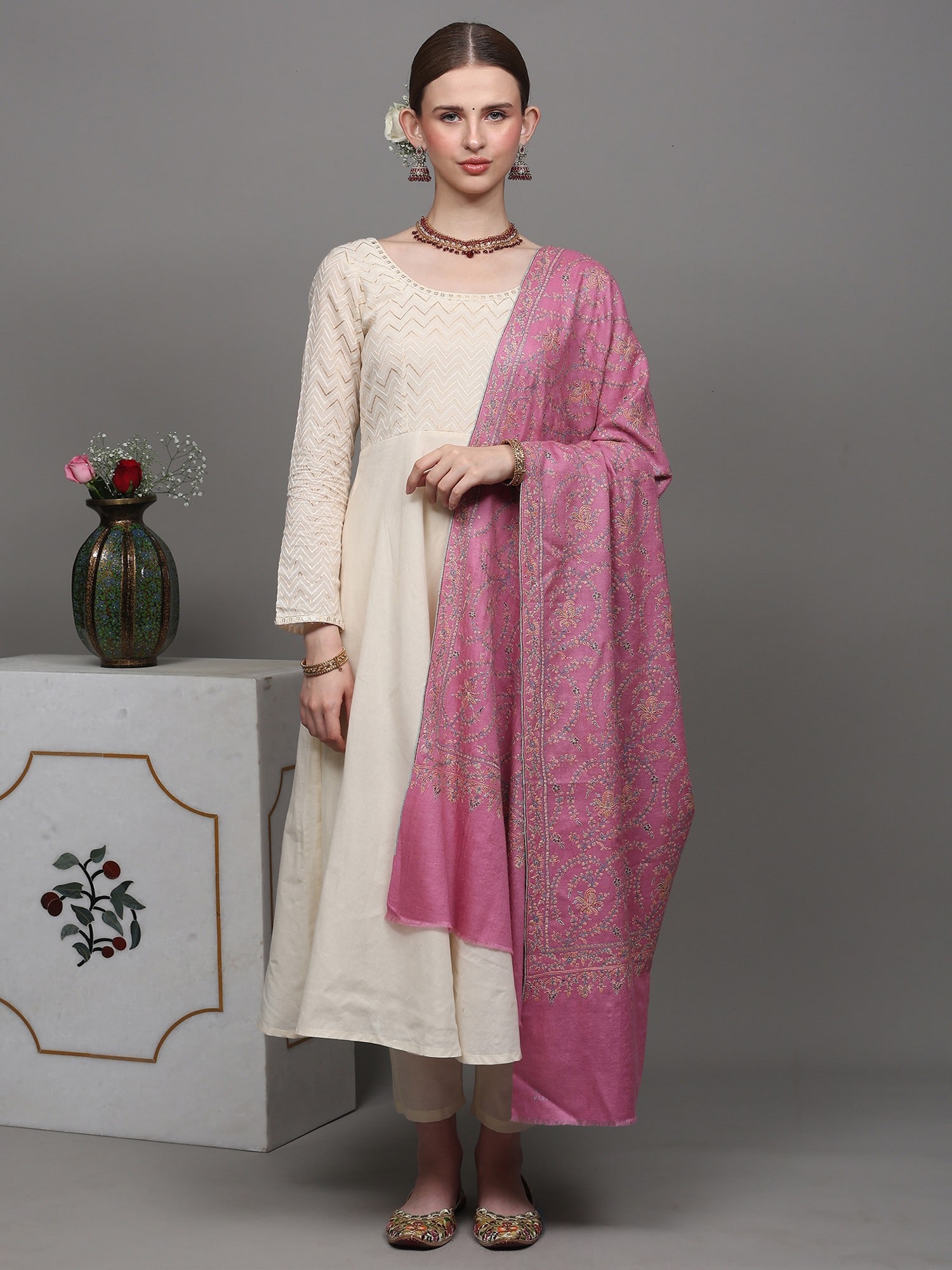 Mauve-Pink Pure Pashmina Shawl with Sozni Hand Embroidered Foliage Vines - 2