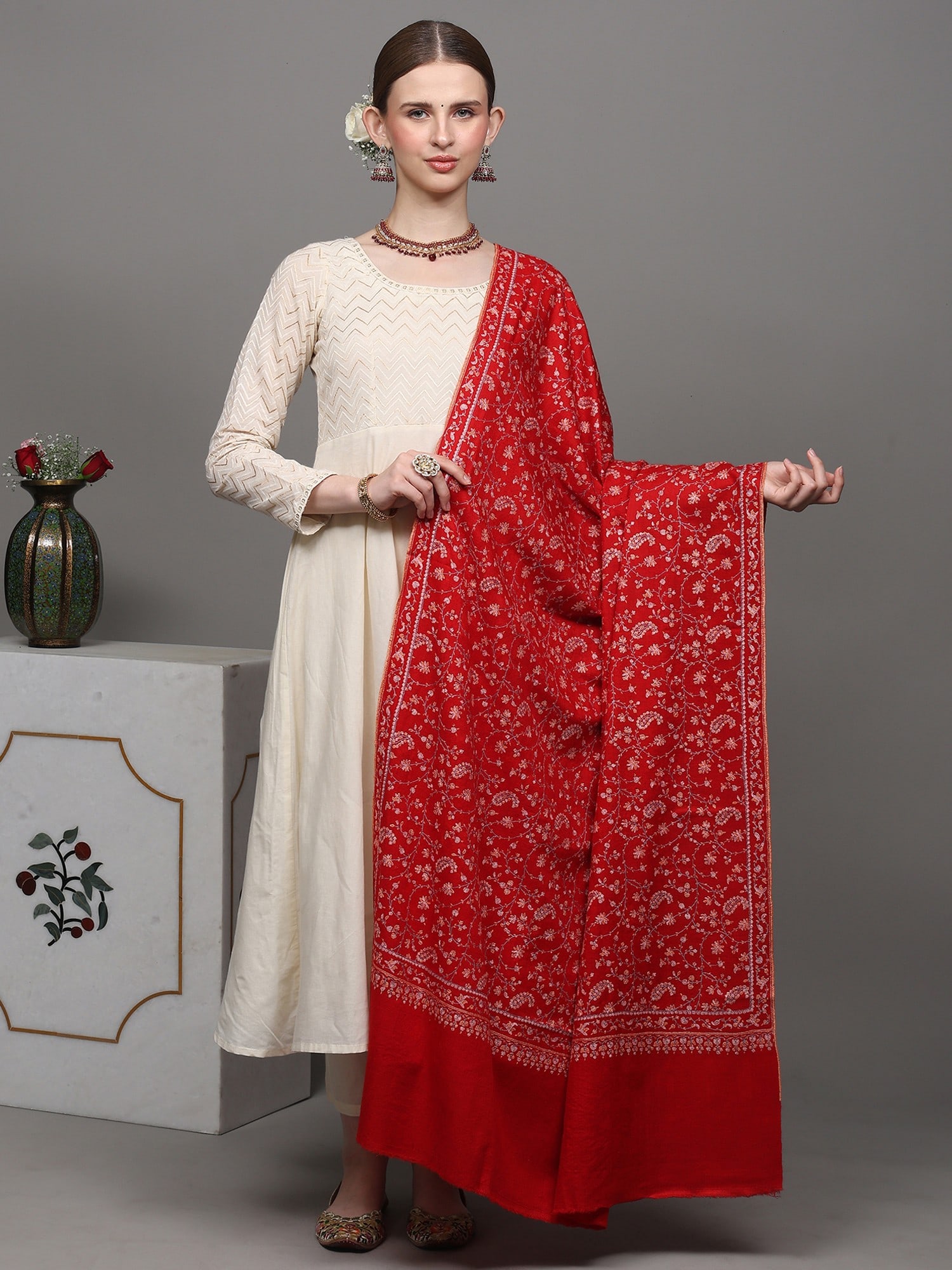 True-Red Pure Pashmina Shawl with Sozni Embroidered Paisley Jaal: Title:True-Red Pure Pashmina Shawl with Sozni Embroidered Paisley Jaal Description:In the ethereal world of fashion, behold this “ Pashmina Shawl”, a masterpiece that transcends time and t