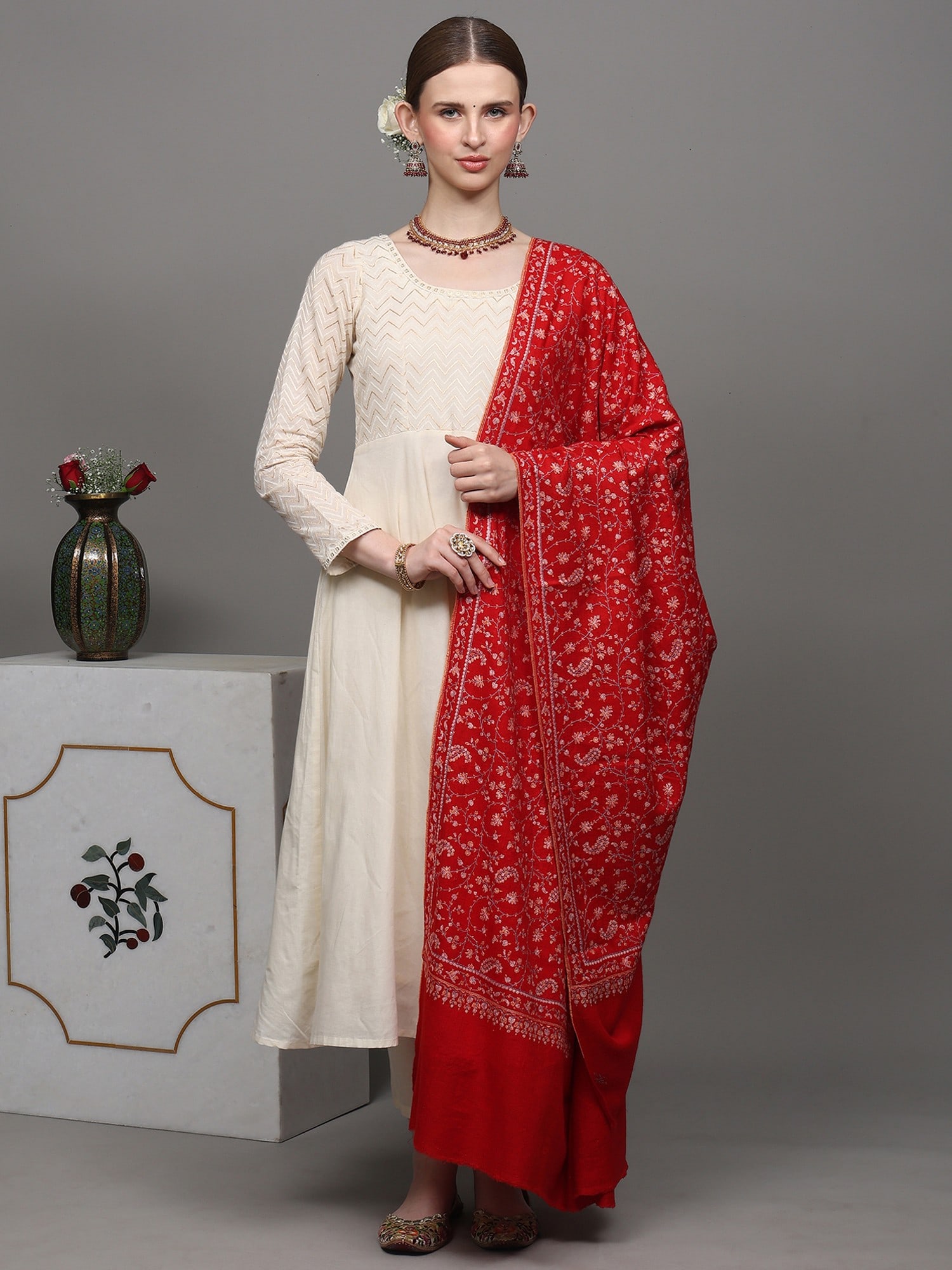 True-Red Pure Pashmina Shawl with Sozni Embroidered Paisley Jaal - 2