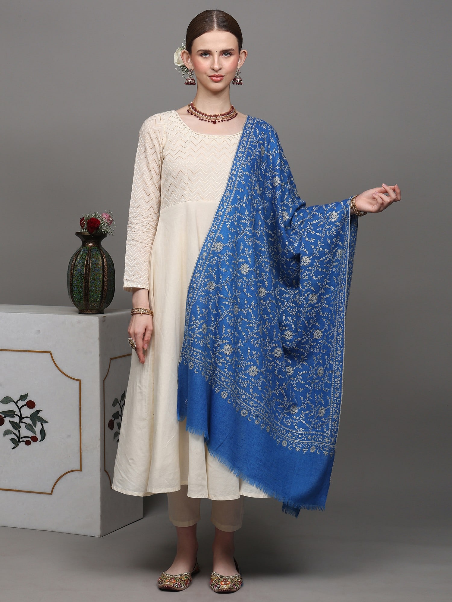Cobalt-Blue Pure Pashmina Stole With Detailed Floral Kalamkari Embroidery: Title:Cobalt-Blue Pure Pashmina Stole With Detailed Floral Kalamkari Embroidery Description:Embrace the warmth of this exquisite Pashmina Cashmere shawl with Bael Buta's distinctive Sozni embroidery.