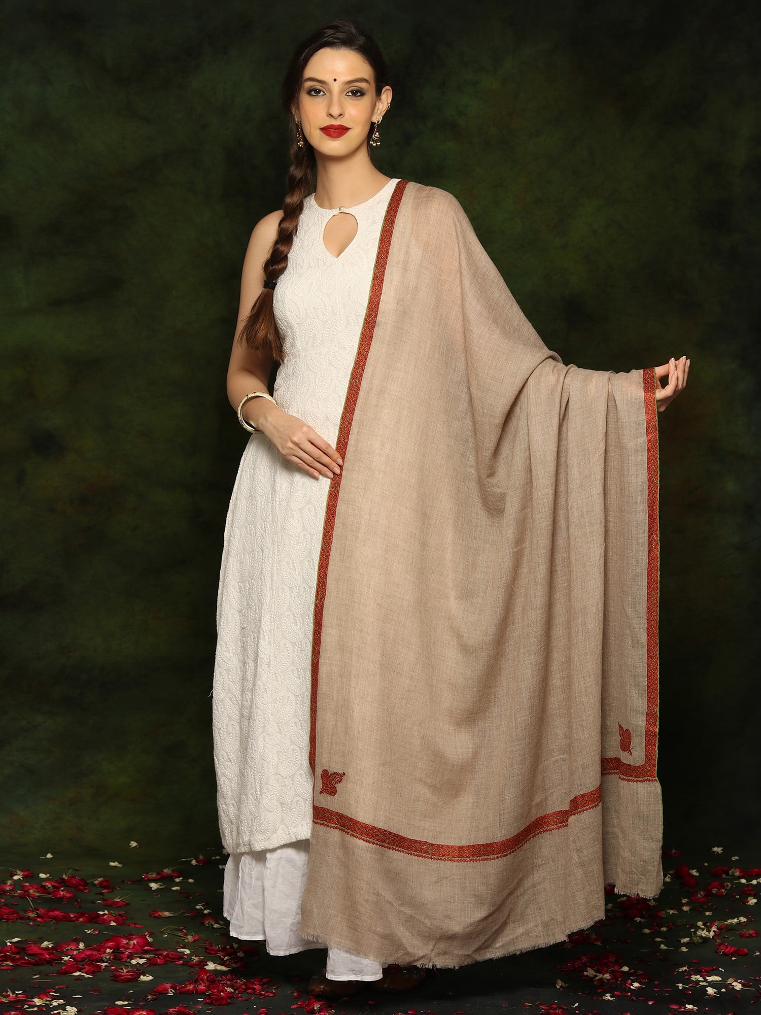 Pure Pashmina Natural Color Sozni Border Shawl from Kashmir: Title:Pure Pashmina Natural Color Sozni Border Shawl from Kashmir Description:Handwoven with the finest Pashmina wool, this beautiful artwork, “a Pashmina Shawl”, embodies the soul of