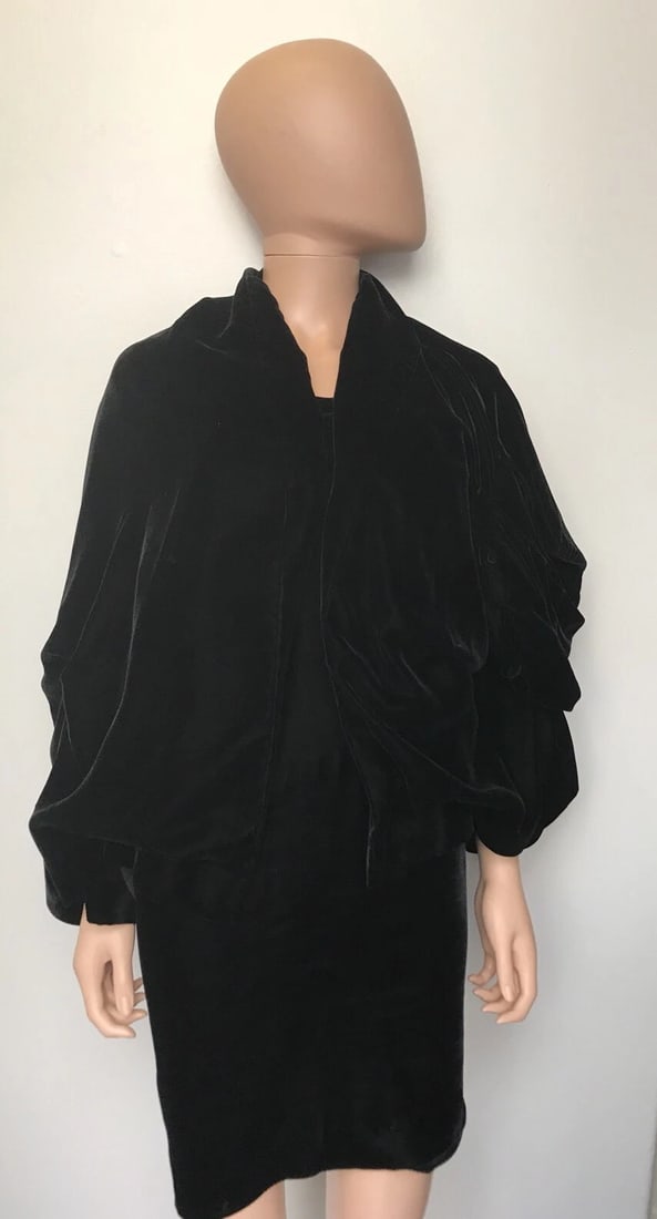 Rare Comme Des Garcons Black Velvet Dress And Jacket Size Small: Title: Rare Comme Des Garcons Black Velvet Dress And Jacket Size Small Dimension: Rare Comme Des Garcons Black Velvet Dress And Jacket Size Small Reserve: $720.00 Shipping: Domestic: Flat-rate of