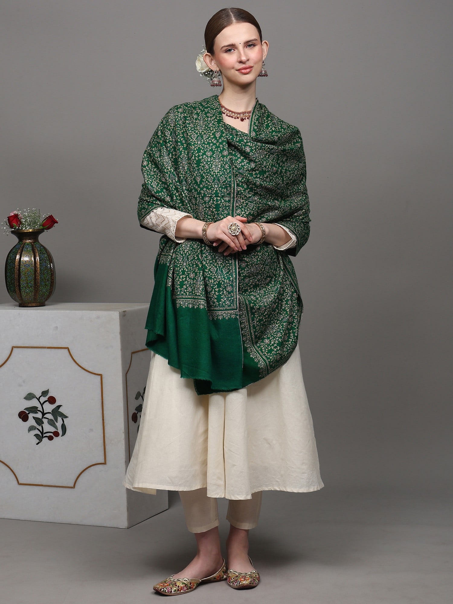Emerald-Green Pure Pashmina Shawl with Embroidered Jaldaar Phool Bail by Hand - 2