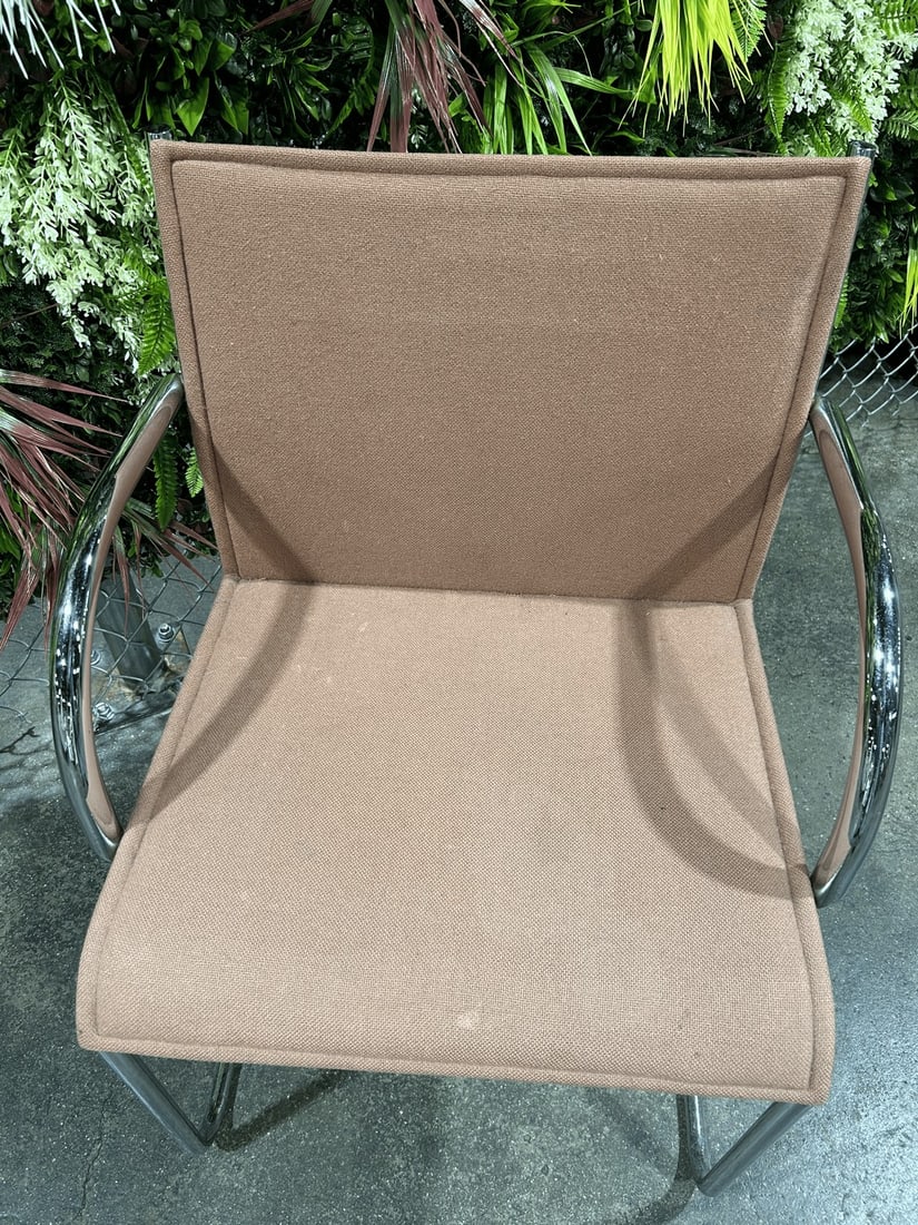 Florence Knoll Mid-Century Modern Cantilever Chair, Chromed Steel and Pink Upholstery - 2