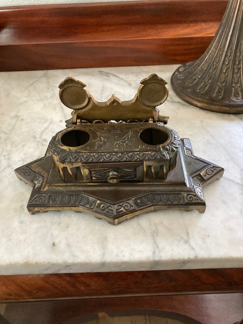 Bradley & Hubbard double inkwell with pen rest and small drawer - 2