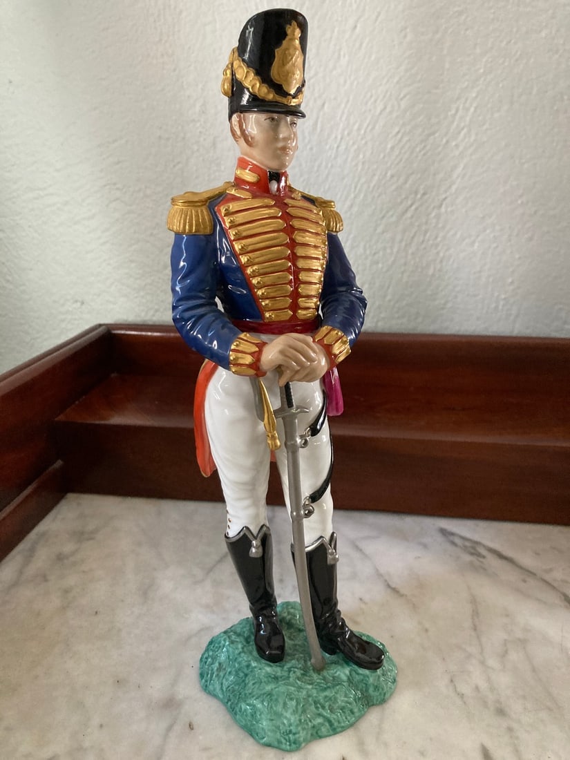 Royal Worcester "Officer of the Royal Artillery" figurine, c. 1960s-1970s - 3