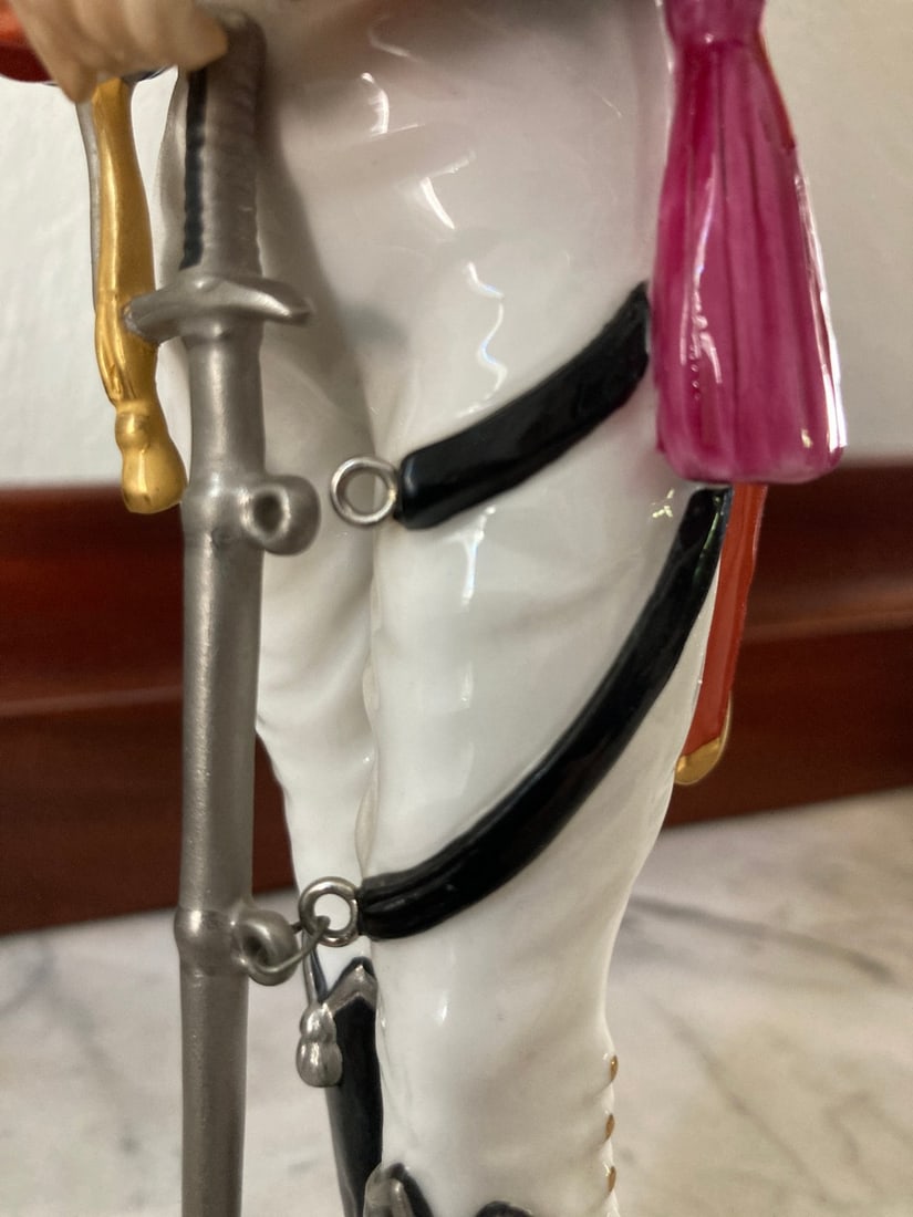 Royal Worcester "Officer of the Royal Artillery" figurine, c. 1960s-1970s - 5