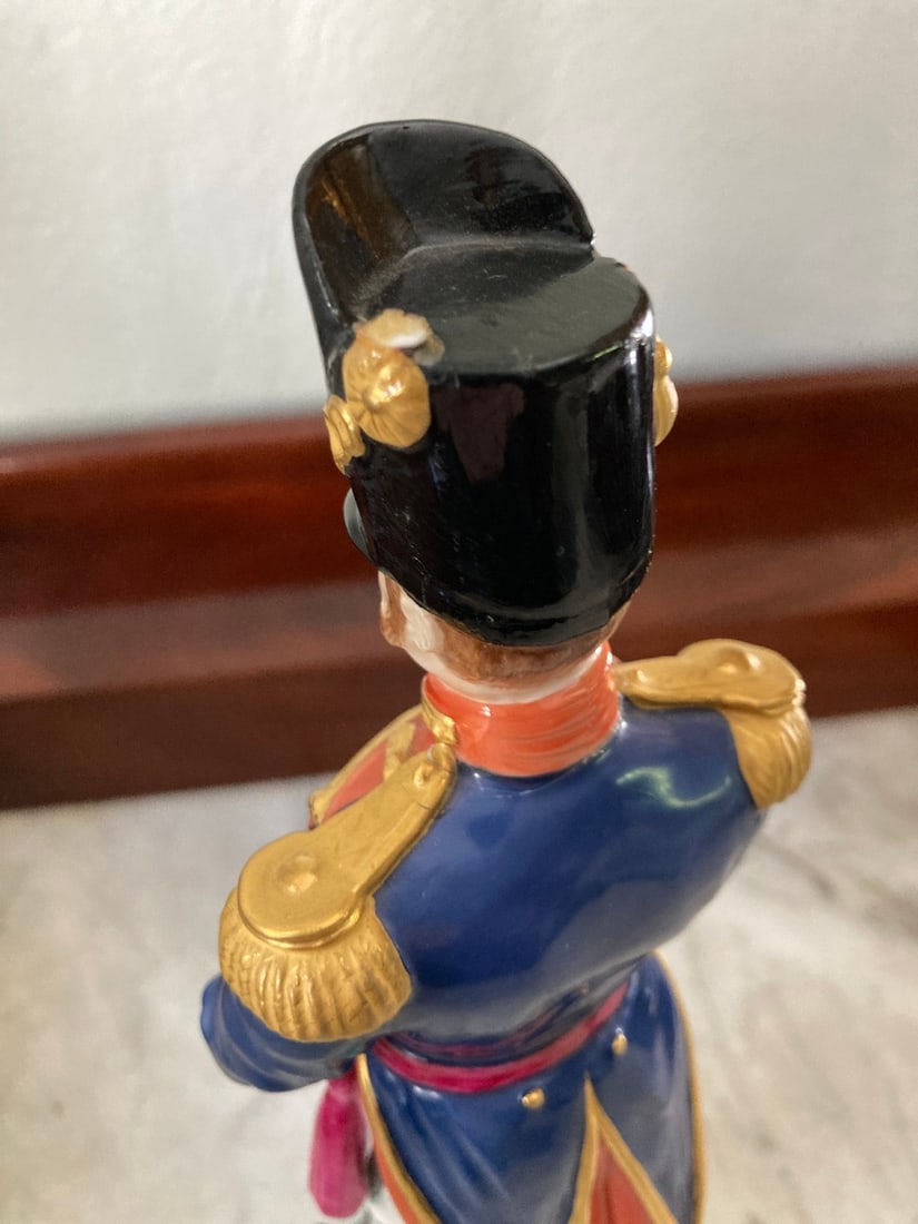Royal Worcester "Officer of the Royal Artillery" figurine, c. 1960s-1970s - 6