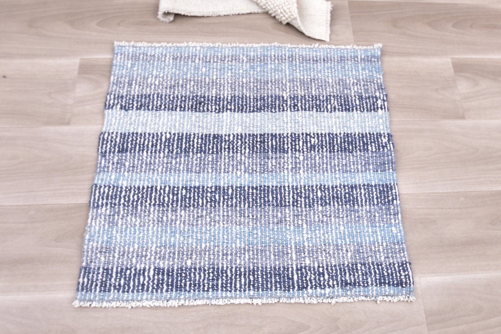 2'1'' x 2'3'' Turkish Handmade Kilim Rug - 241000 - 8