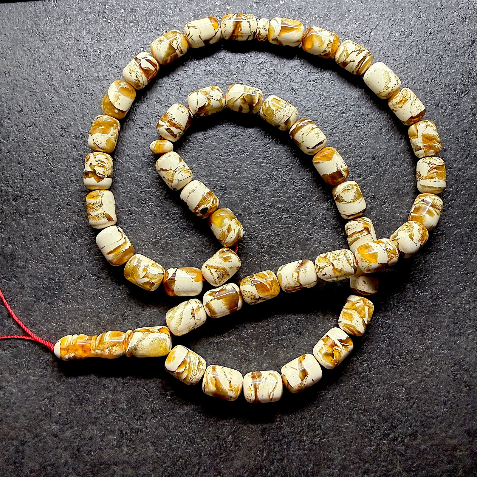 Splendid Amber Tesbih made from Round Amber beads: Title: Splendid Amber Tesbih made from Round Amber beads Metal: None Gemstone: Reconstituted Amber Weight: 52.91 g Size: 14x10 mm Made of: (Reconstituted Amber or Whole Stone): Reconstituted Amber Add