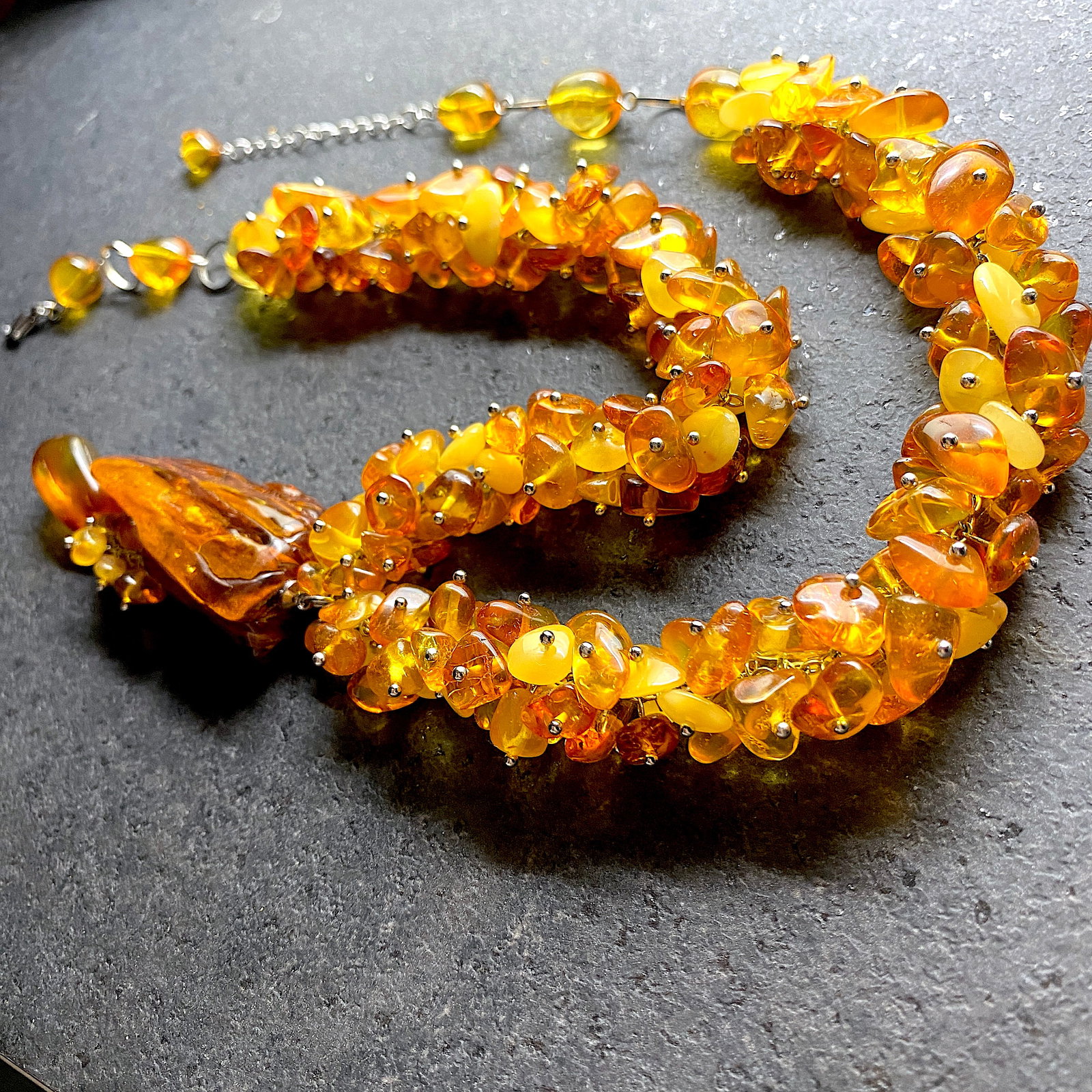 Extraordinary Vintage Amber Necklace made from Natural shaped Amber beads - 3
