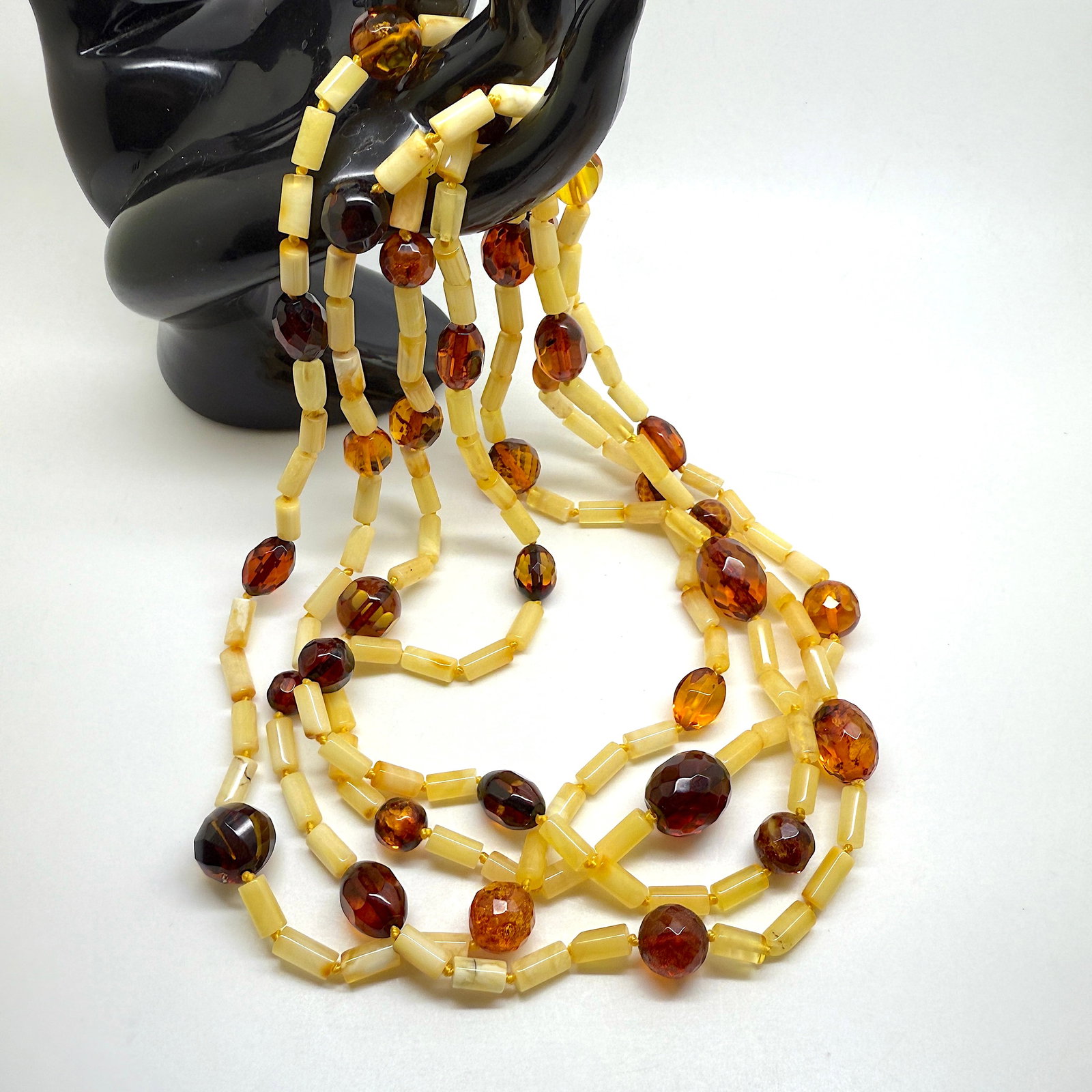 Beautiful Vintage Amber Necklace made from Hand Carved Amber beads - 2