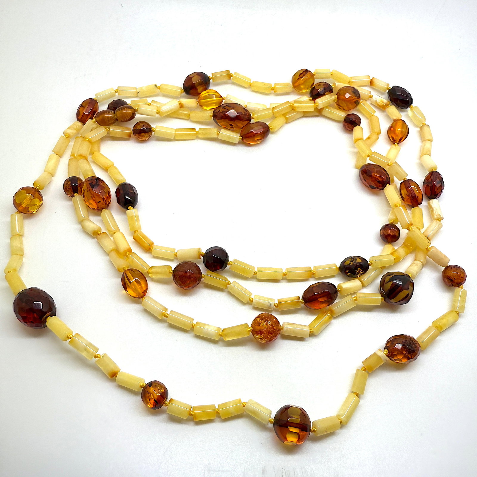 Beautiful Vintage Amber Necklace made from Hand Carved Amber beads - 3