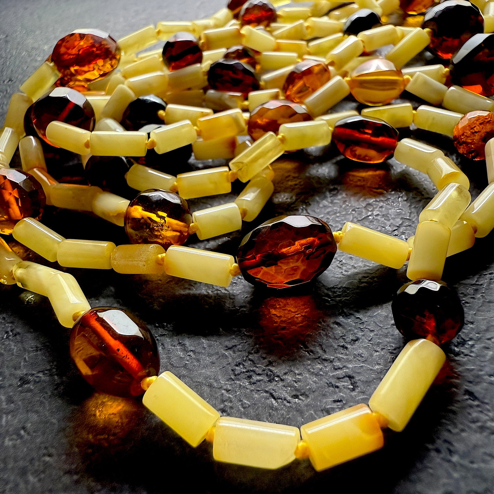 Beautiful Vintage Amber Necklace made from Hand Carved Amber beads - 4