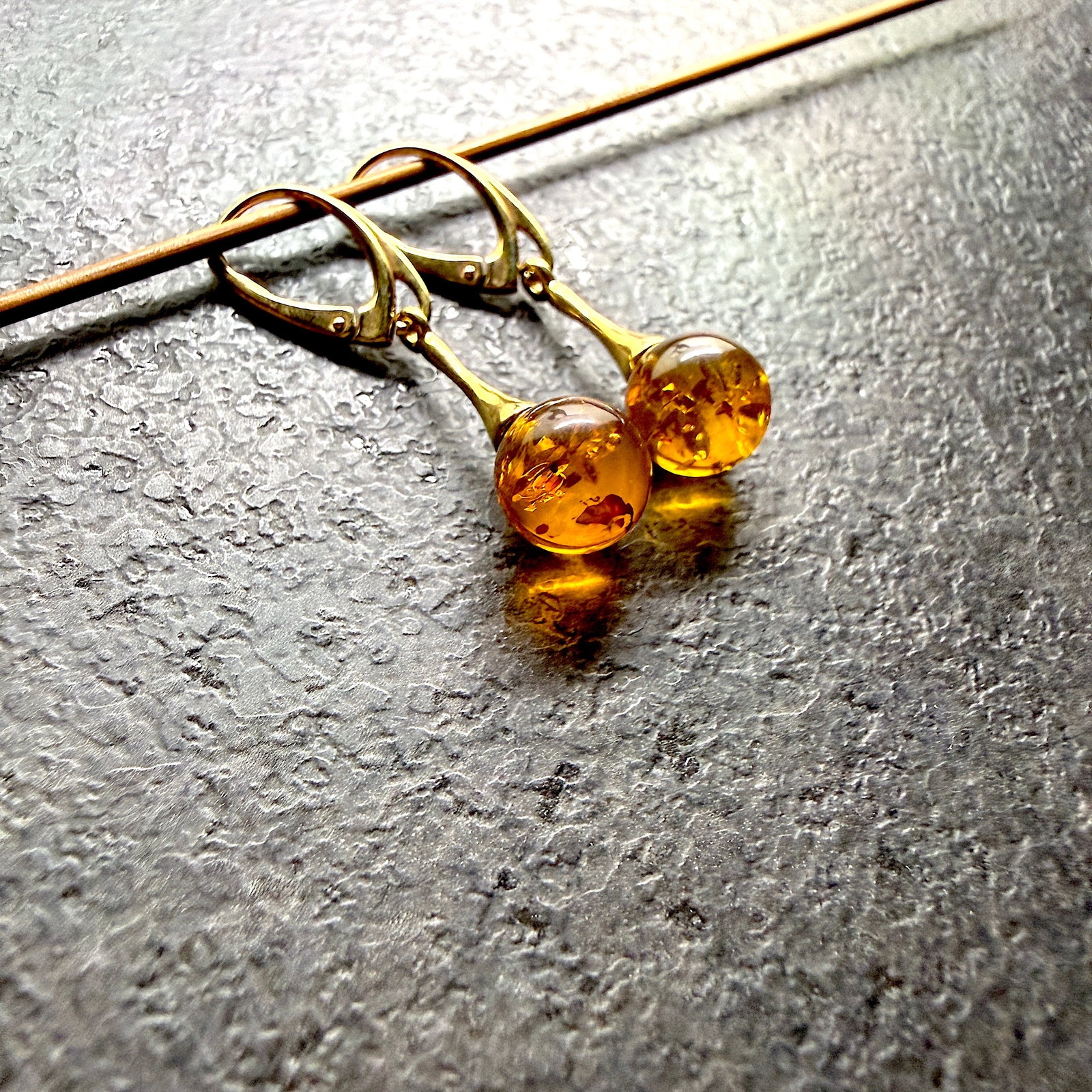 Splendid Vintage Amber Earrings - 3